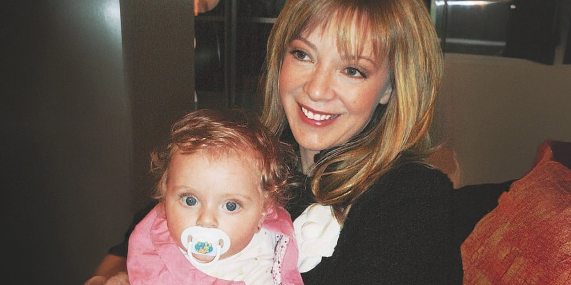 Edith González con su hija cuando era bebé. | Fuente: facebook.com/chicmagazinemx