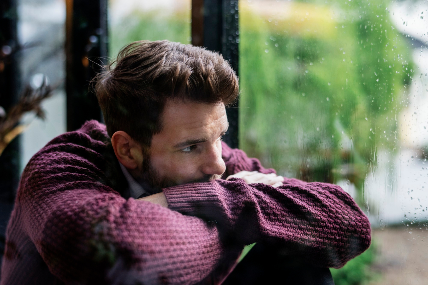 Un hombre triste | Fuente: Freepik