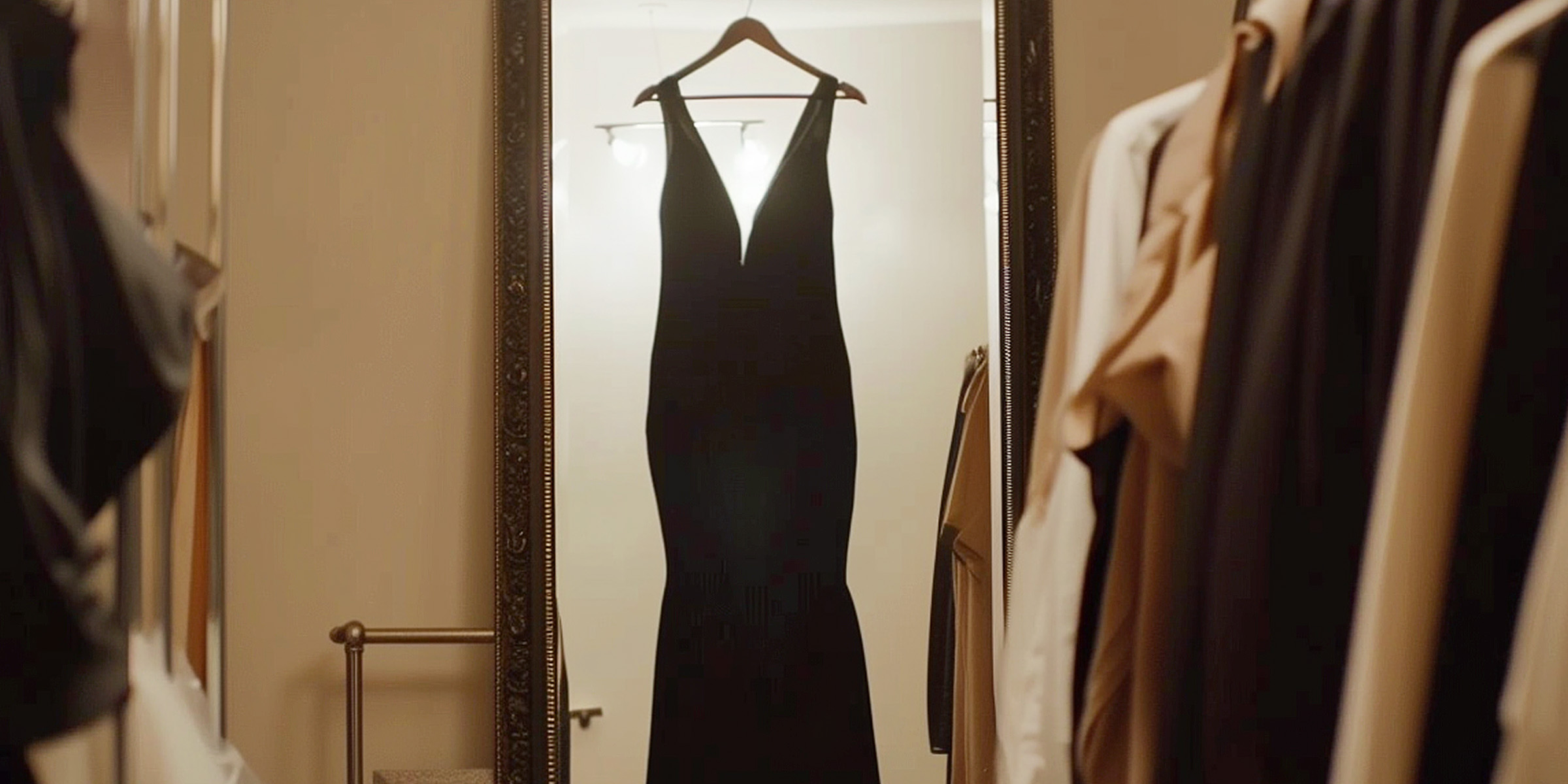 Un vestido negro | Fuente: Morelimedia