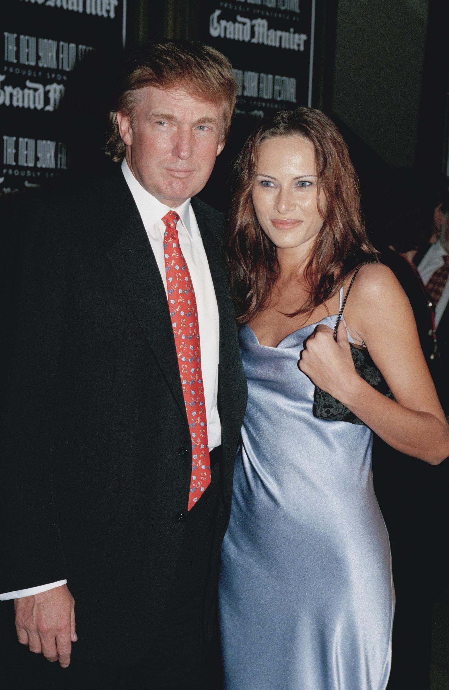 Donald Trump y Melania Knauss el 26 de junio de 1998 | Fuente: Getty Images