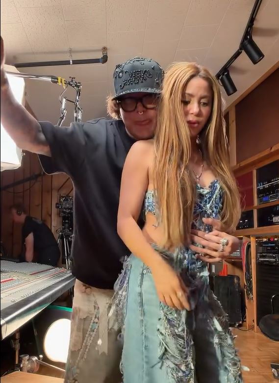 Shakira baila con Beéle | Fuente: Instagram/beele