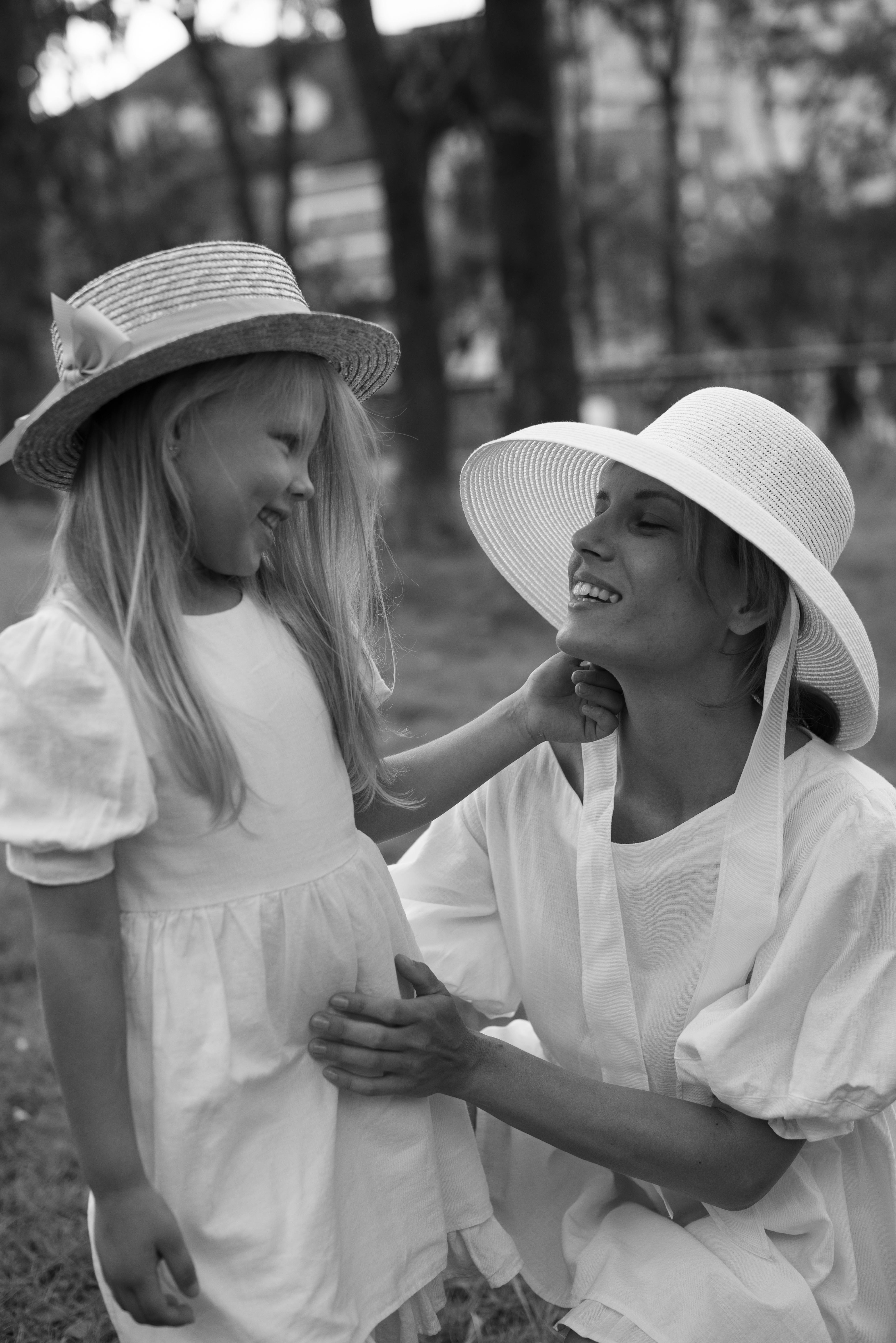 Una madre y una hija felices | Fuente: Pexels