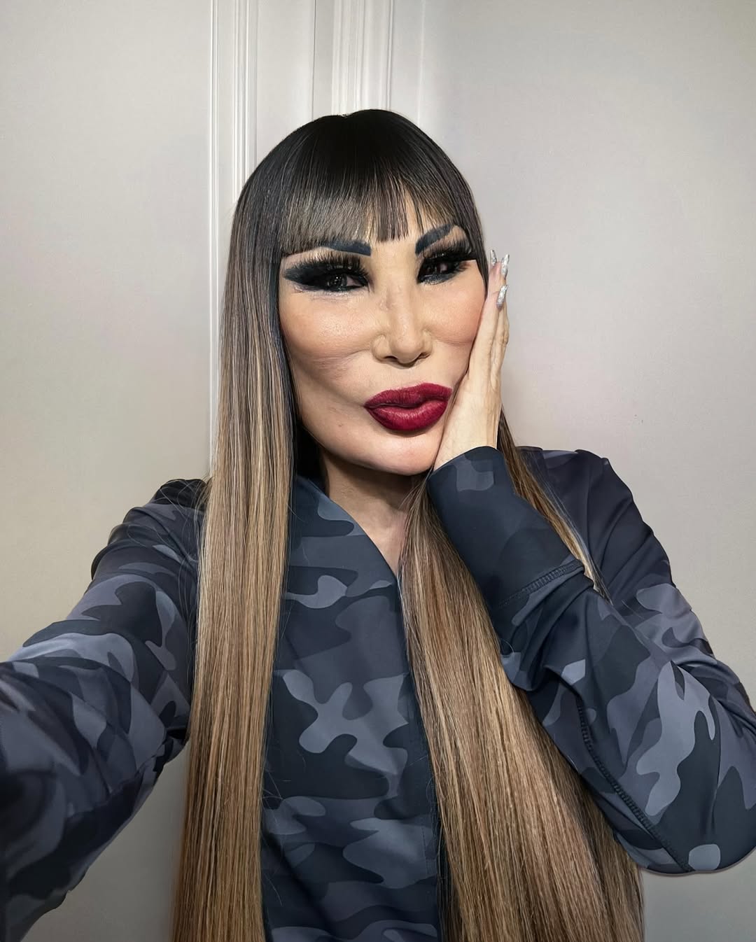 Lyn May posando para un selfie, con fecha de octubre de 2024 | Fuente: Instagram/lyn_may_