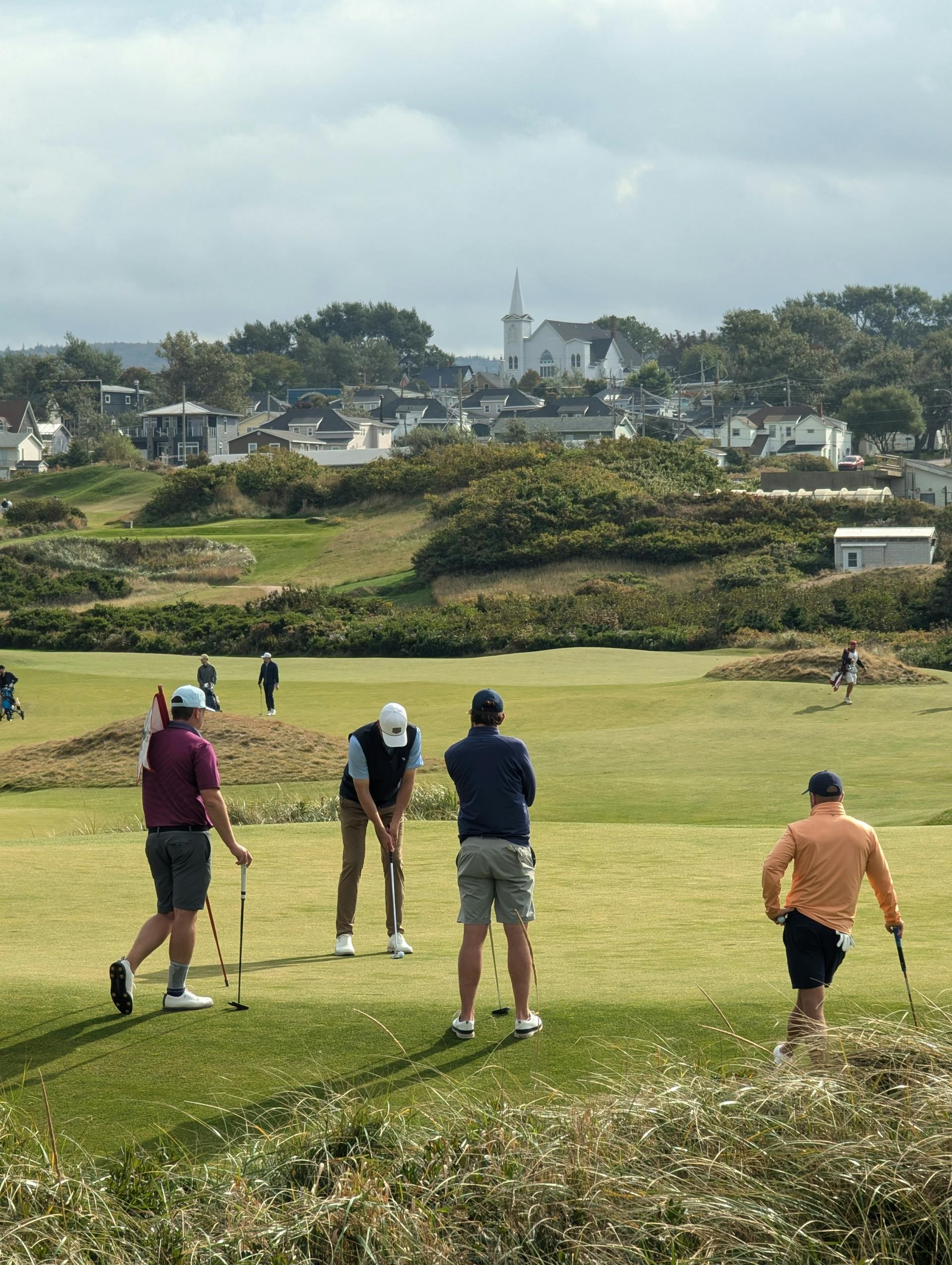 Hombres jugando al golf | Fuente: Pexels