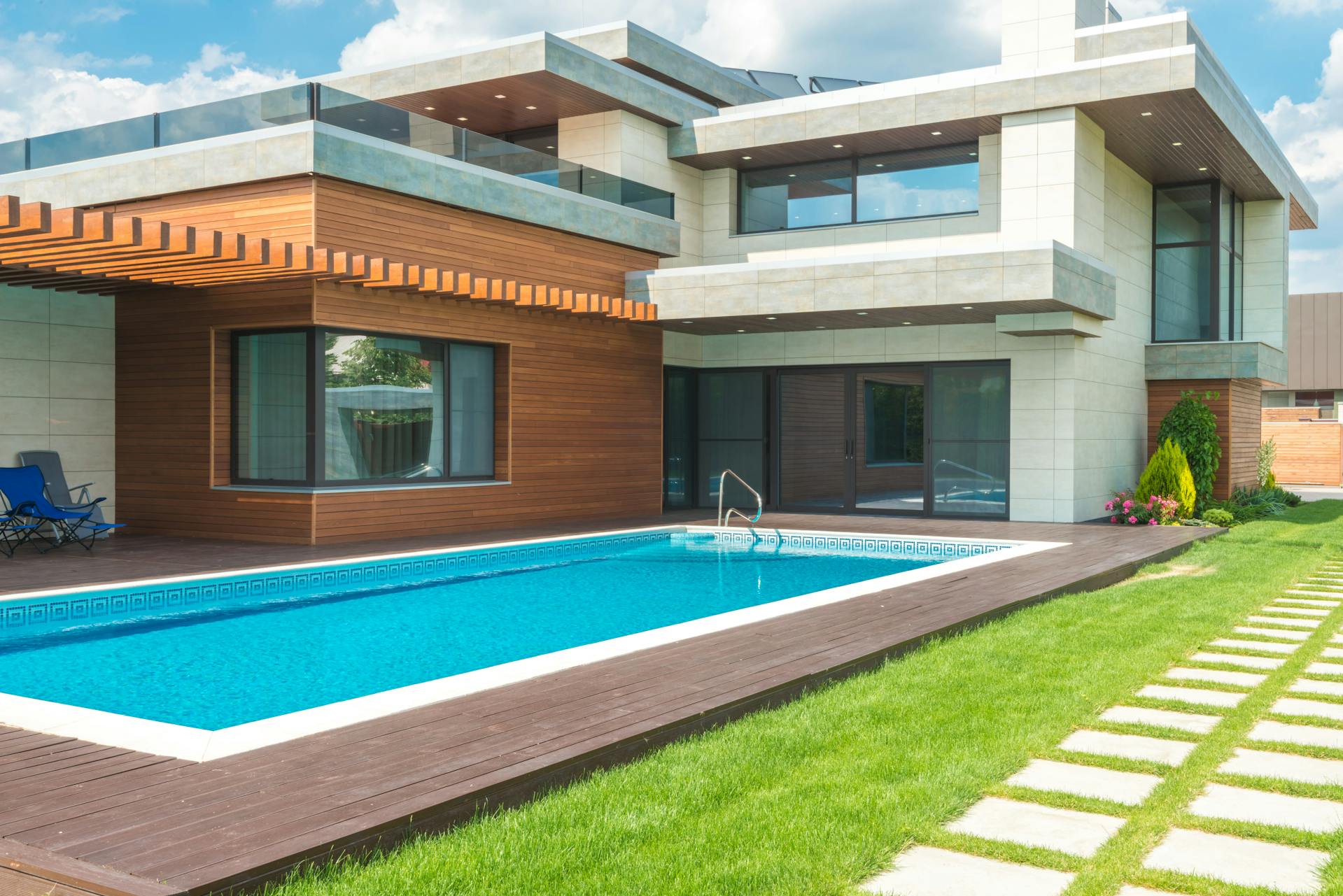 Una casa con piscina | Fuente: Pexels