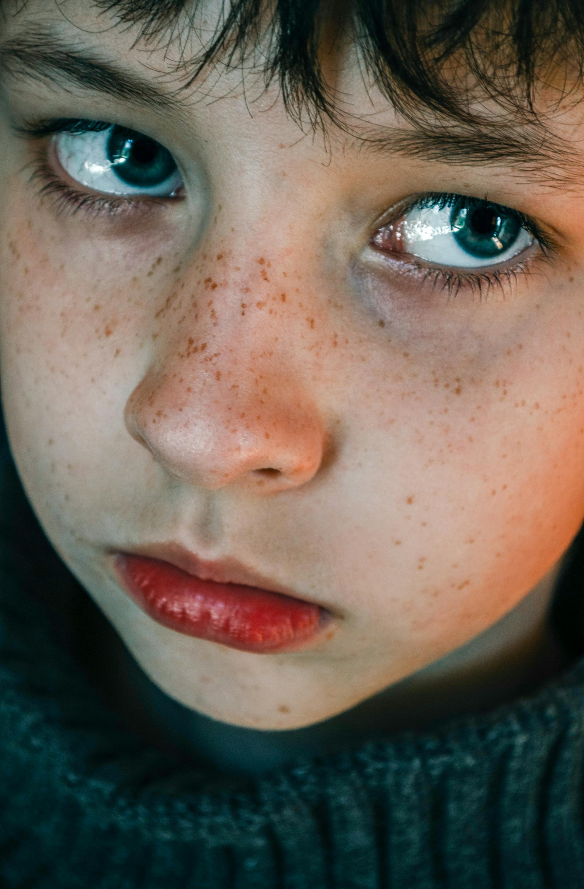 Primer plano de la cara de un niño | Fuente: Pexels