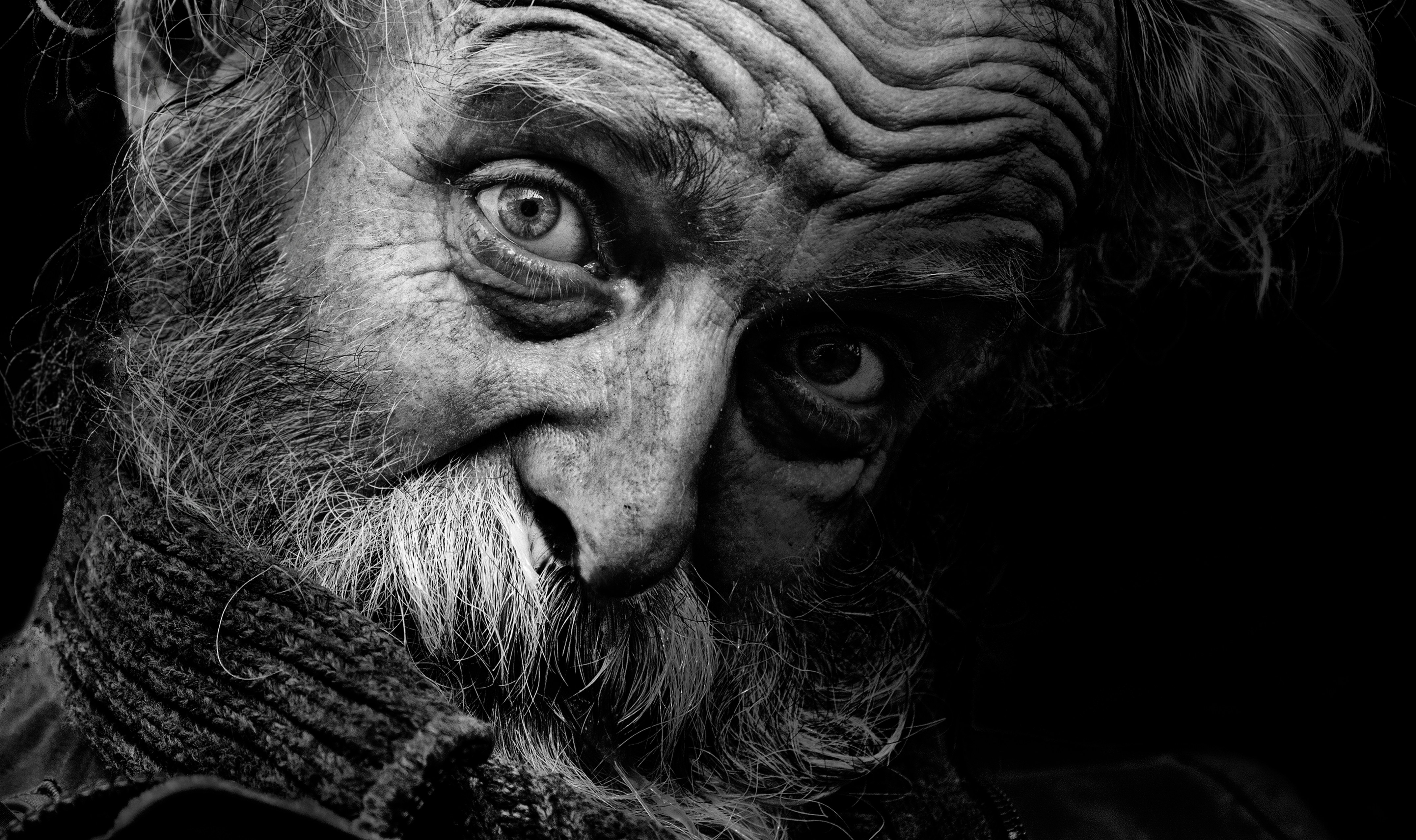 Un indigente sorprendido | Fuente: Unsplash