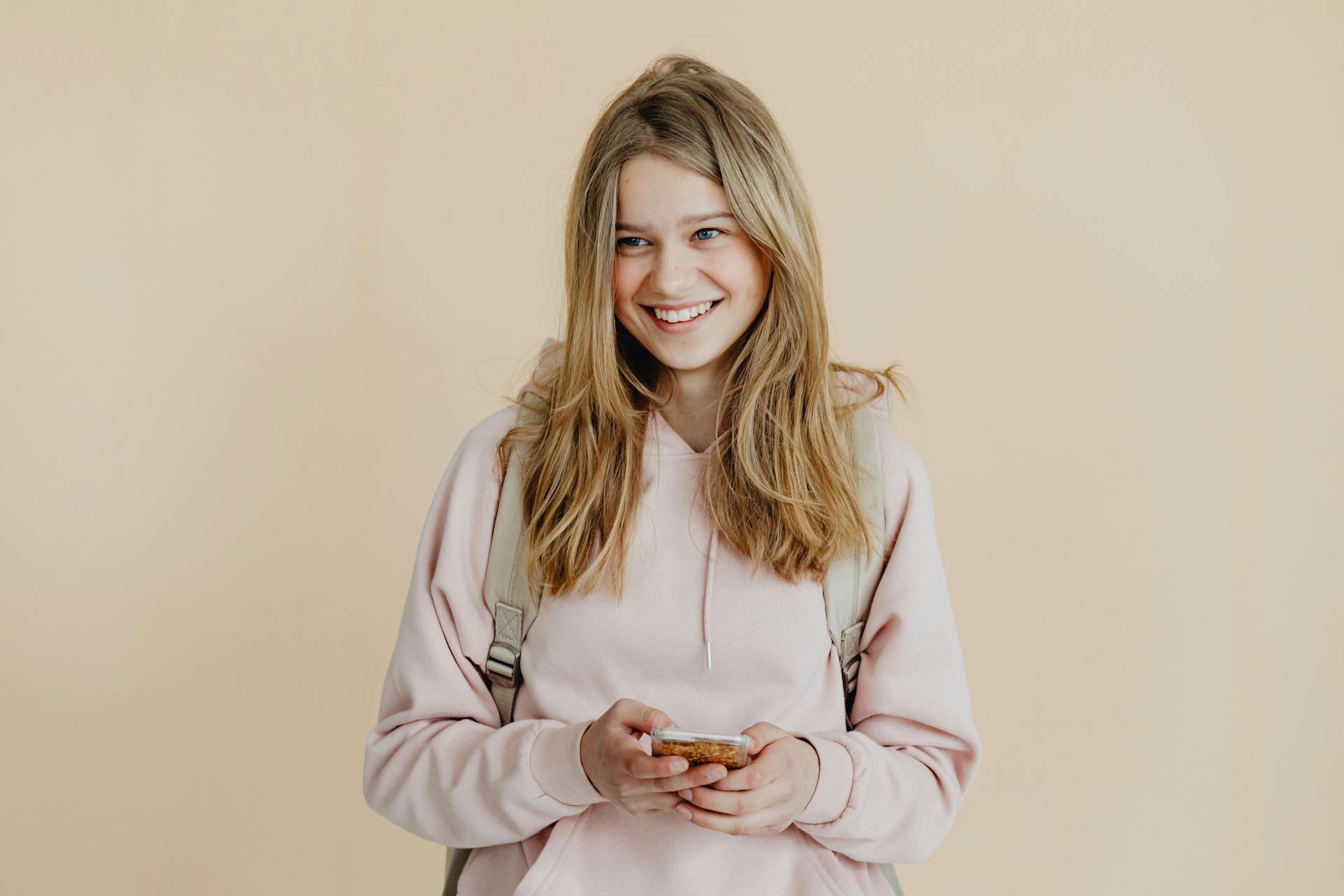 Una adolescente sonriente | Fuente: Pexels