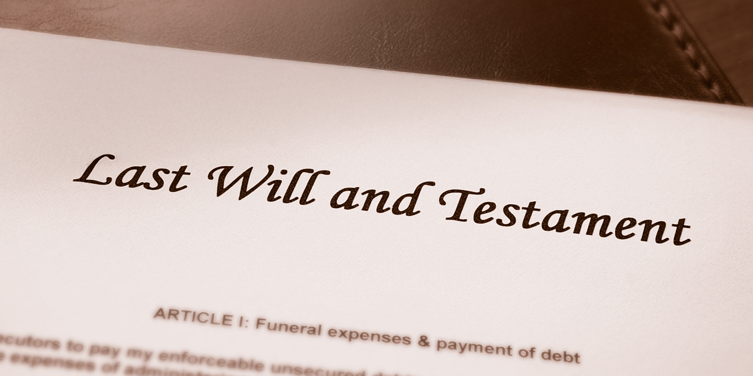 Primer plano de un testamento | Fuente: Shutterstock