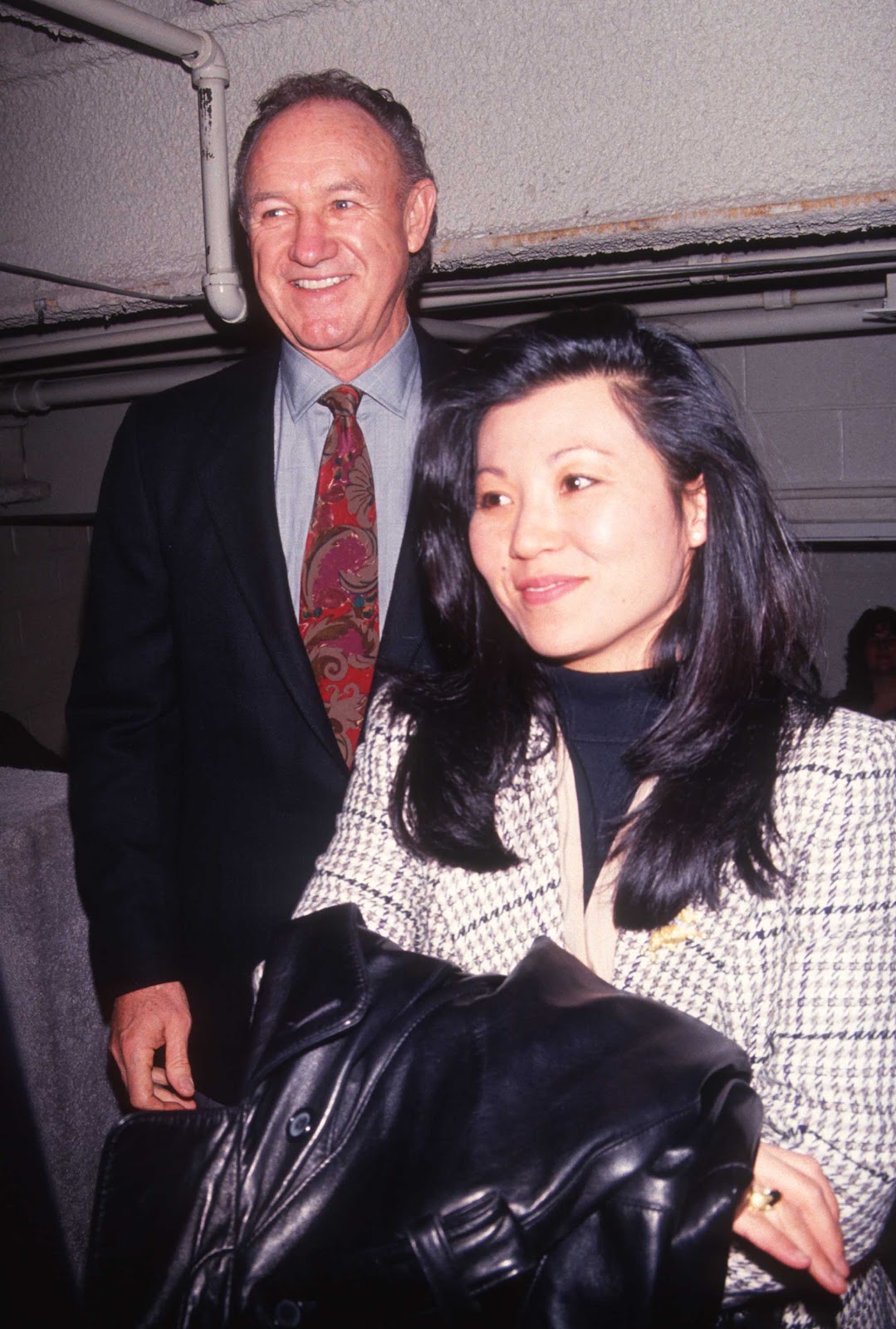 Gene Hackman y Betsy Arakawa en los Premios DW Griffith el 24 de febrero de 1992 | Fuente: Getty Images