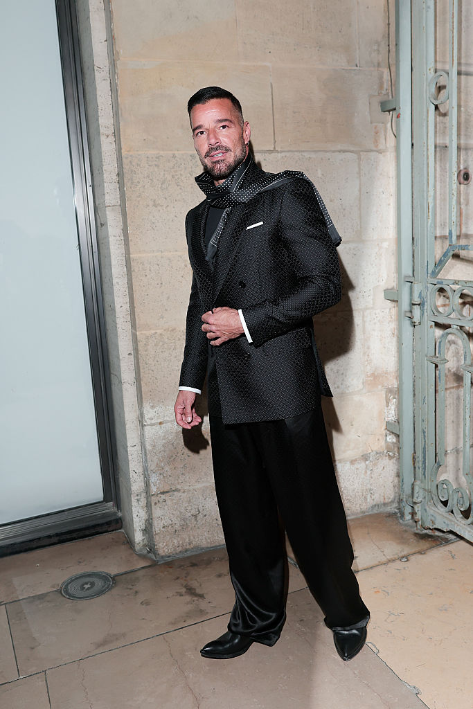 Ricky Martin fue visto saliendo del desfile de Tom Ford durante el tercer día de la Semana de la Moda de París - Colección Otoño/Invierno 2026/2027 el 4 de marzo de 2026 en París, Francia. | Fuente: Getty Images