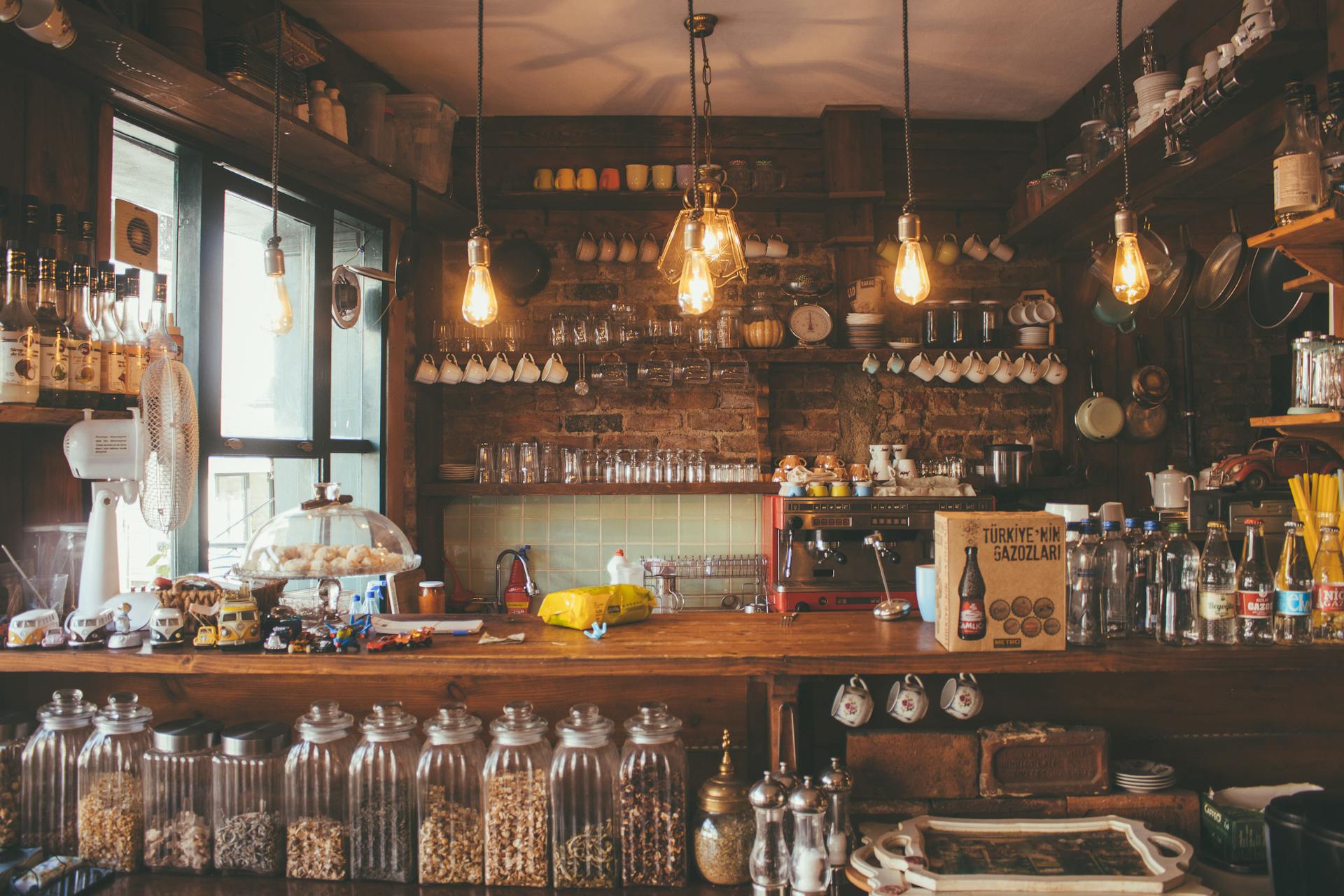 El interior de una cafetería | Fuente: Pexels