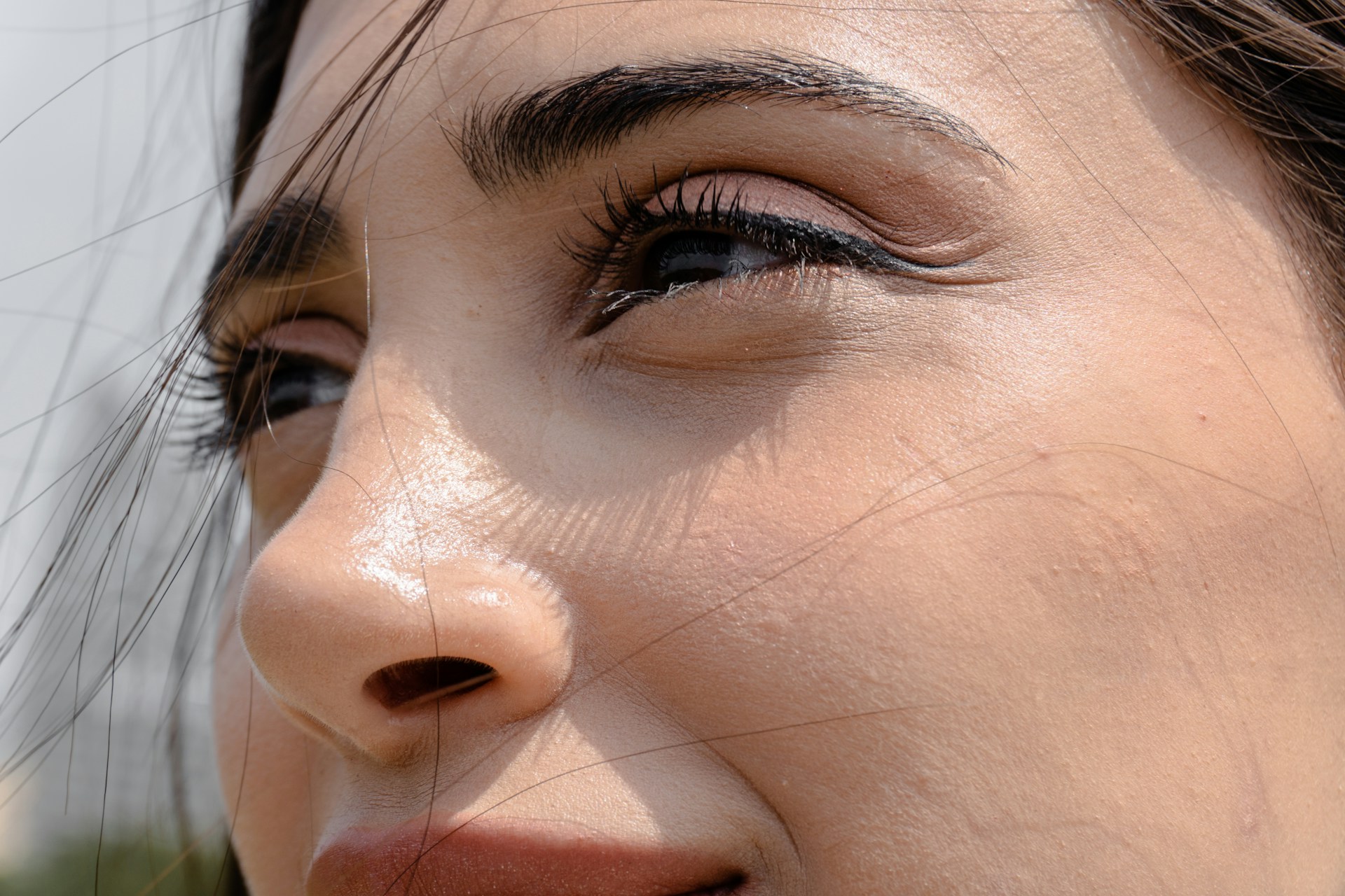 Una mujer con los ojos llorosos | Fuente: Unsplash