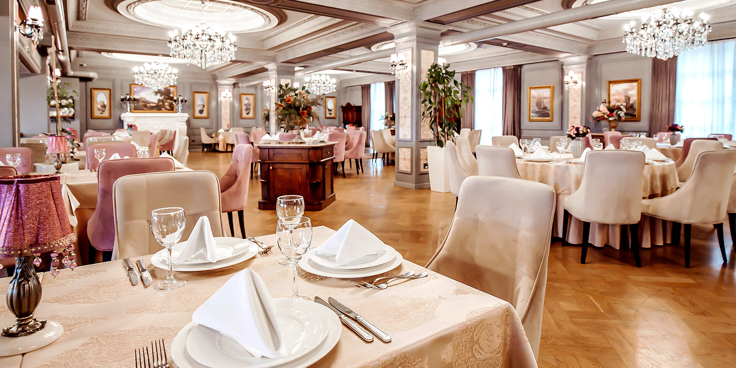 Un restaurante | Fuente: Freepik