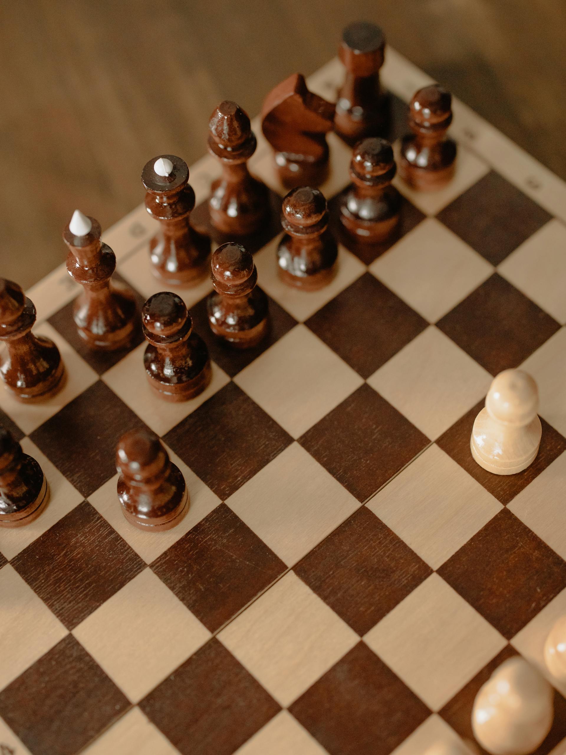 Piezas de ajedrez sobre un tablero | Fuente: Pexels
