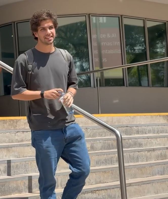 El egreso de Santos Mitre, el hijo de Nequi Galotti | Fuente: Instagram/nequigalotti