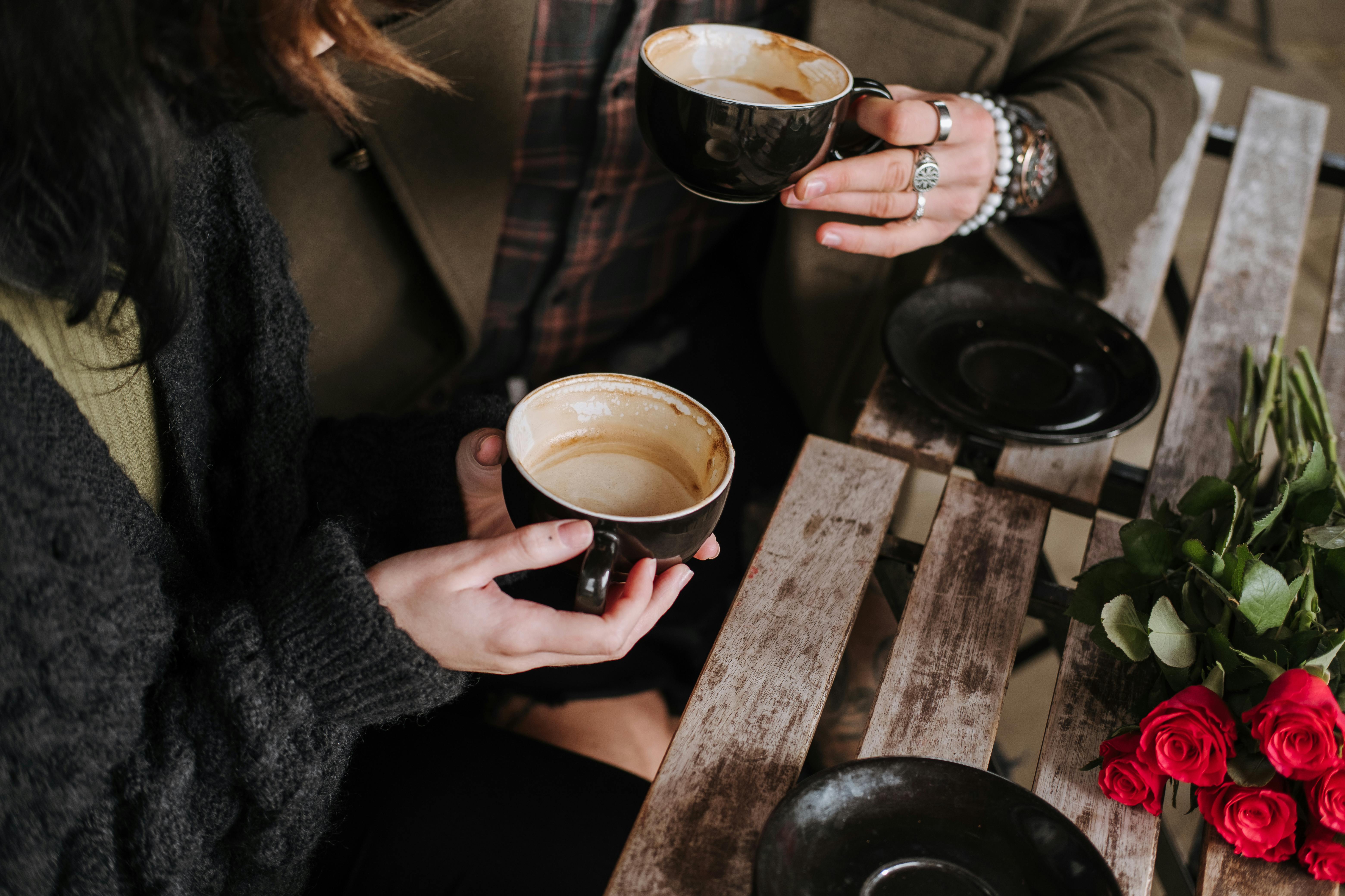 Una pareja en una cita para tomar un café | Fuente: Pexels