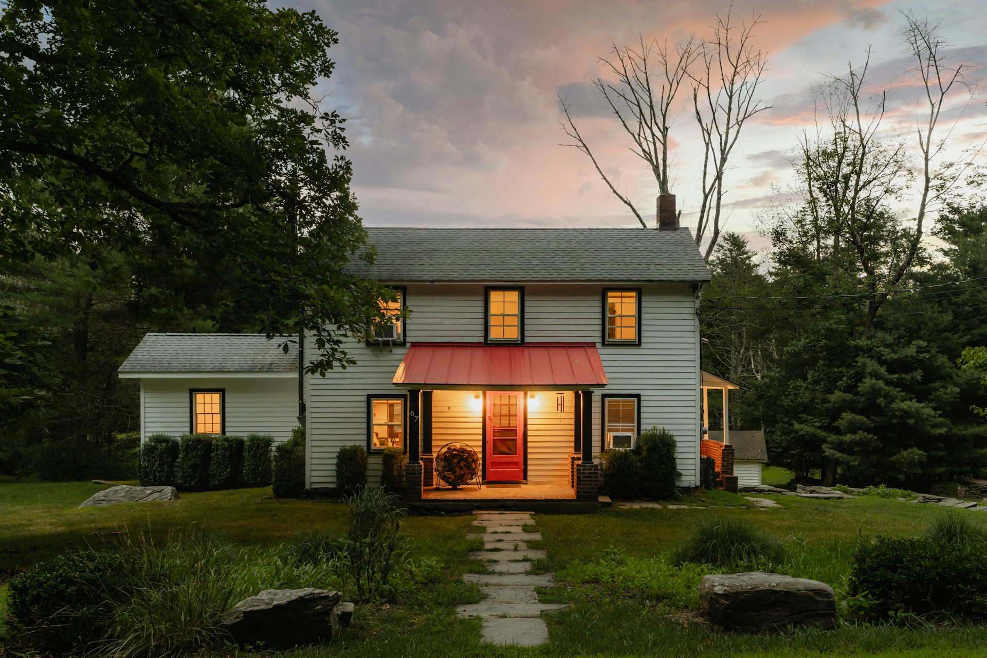 Una casa suburbana | Fuente: Unsplash