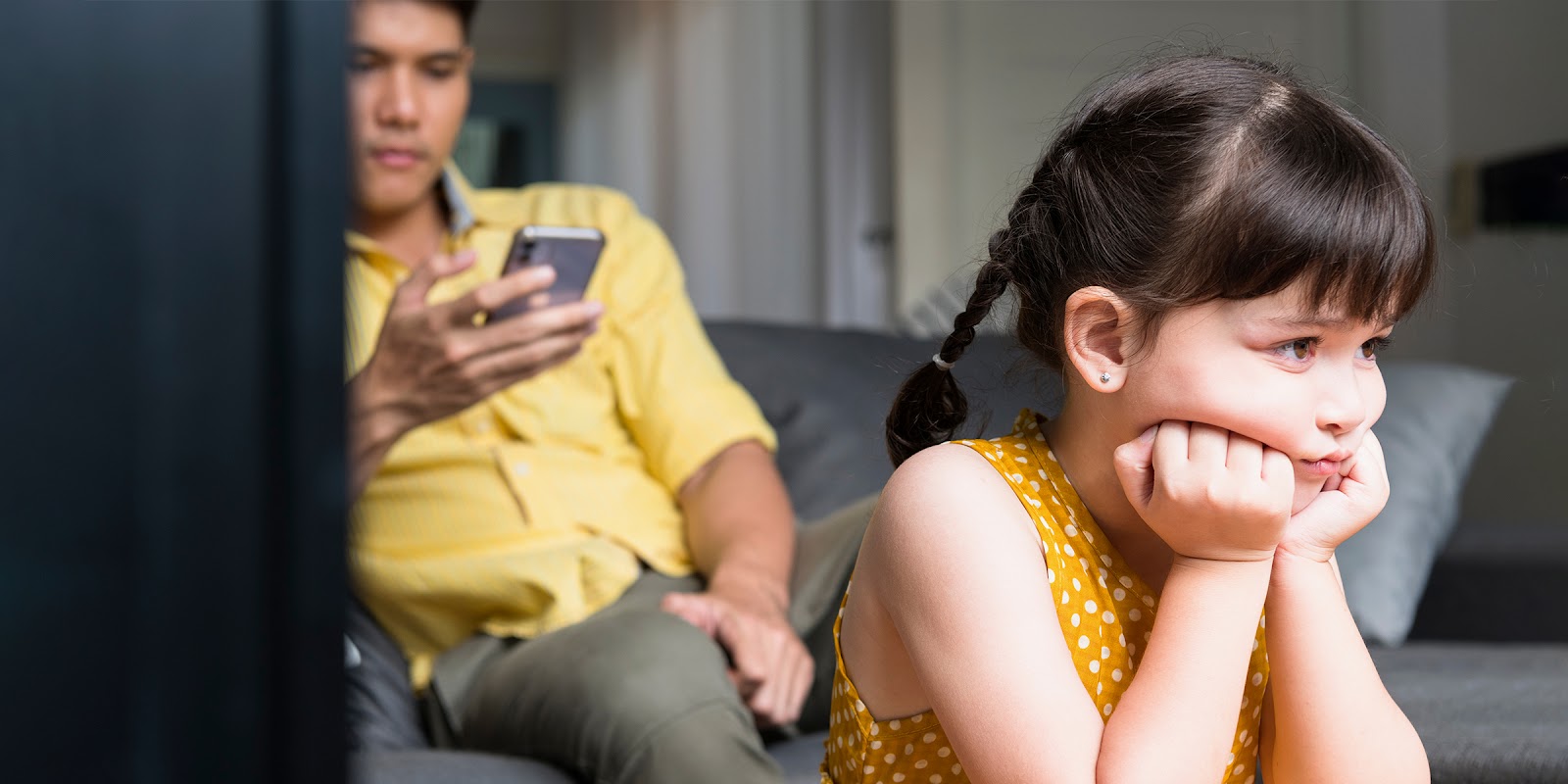 Una niña triste | Fuente: Shutterstock