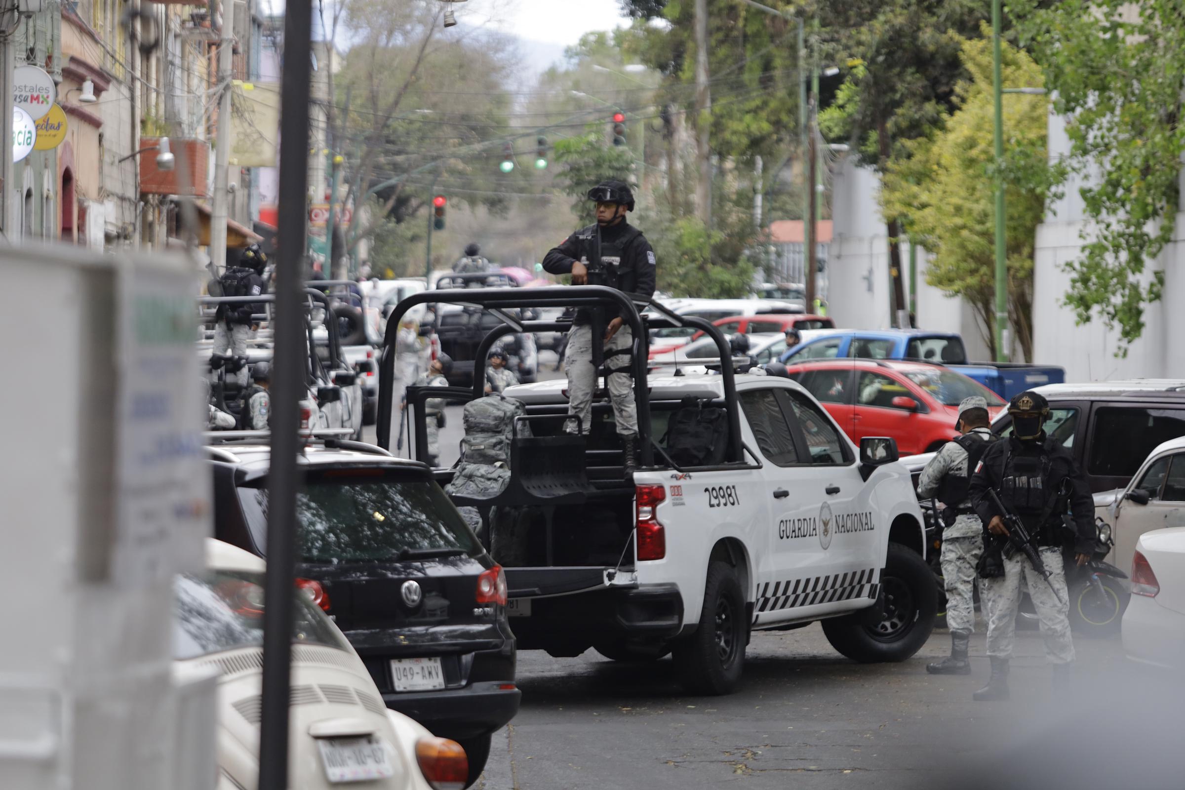 Miembros de la Guardia Nacional llevan a cabo una operación en la Ciudad de México, México, el 22 de febrero de 2026, después de que fuerzas federales mataran a Nemesio Oseguera Cervantes, alias ''El Mencho'', en Guadalajara. | Fuente: Getty Images