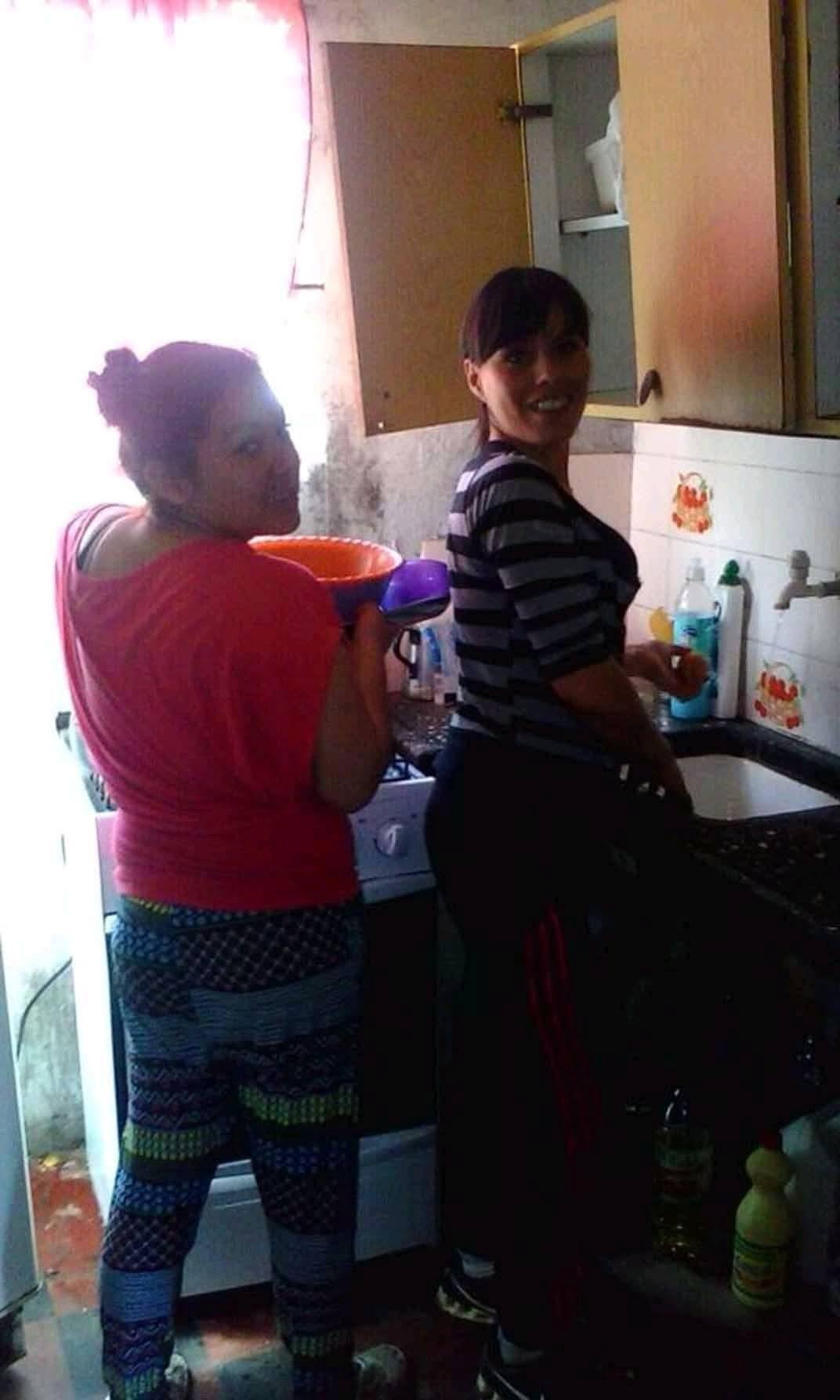 Solange en una escena doméstica familiar. | Foto: facebook.com/mariana.molina.9655