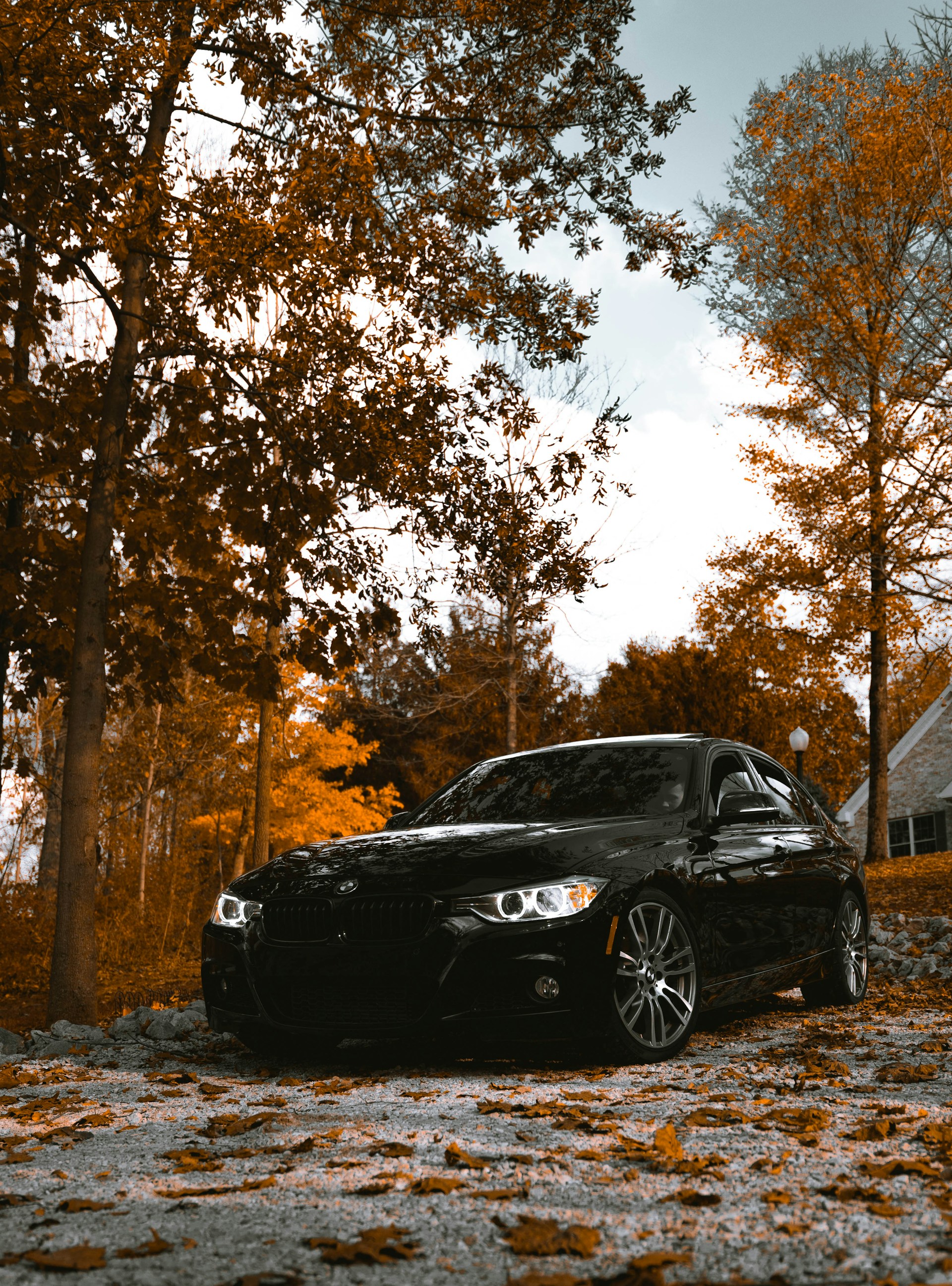 Un automóvil en la entrada | Fuente: Unsplash