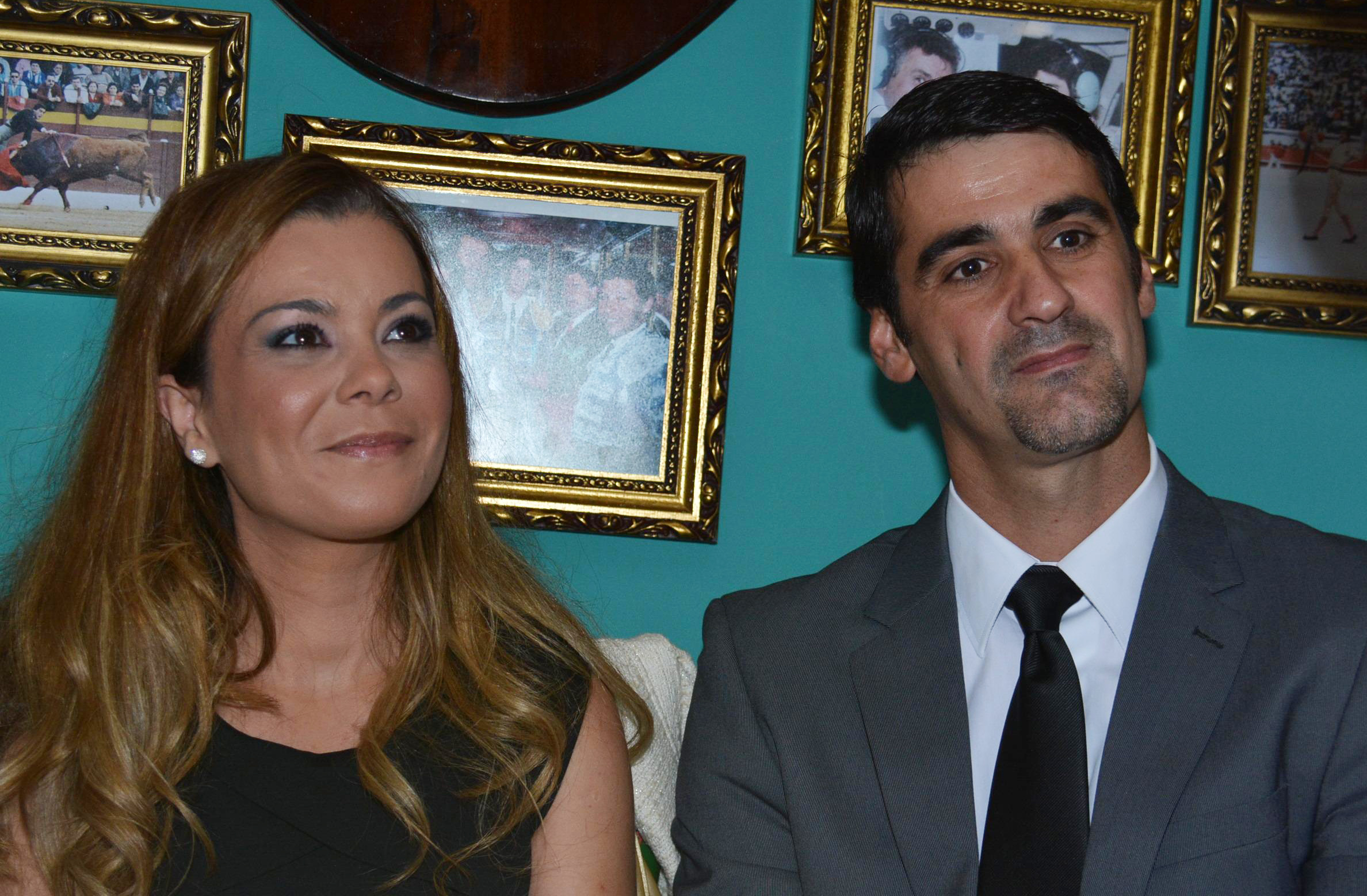 Jesulín de Ubrique y María José Campanario asisten a la inauguración del museo taurino "Jesulín de Ubrique" el 18 de octubre de 2013 en Ubrique, España. | Fuente: Getty Images