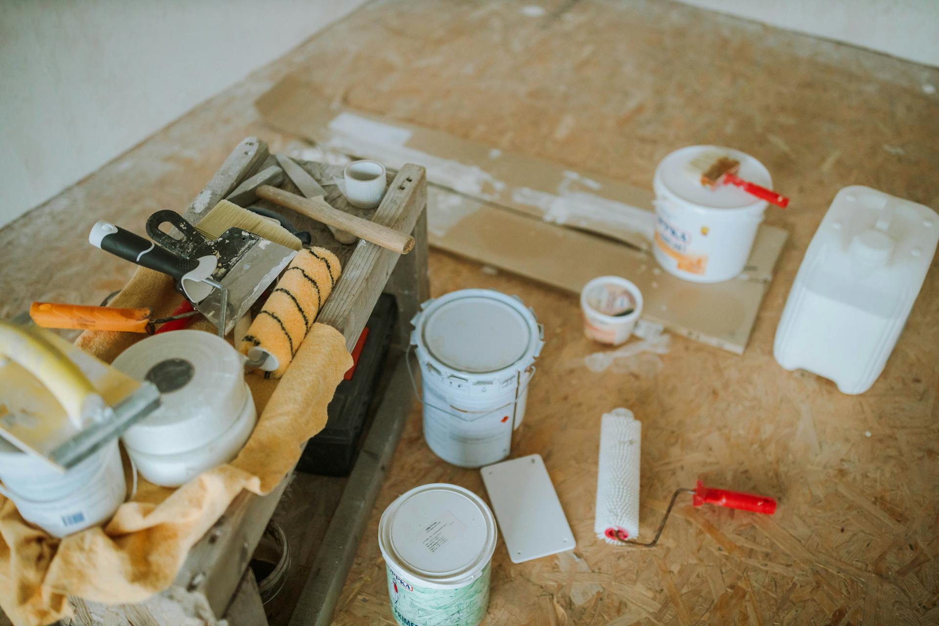 Cubos de pintura | Fuente: Pexels