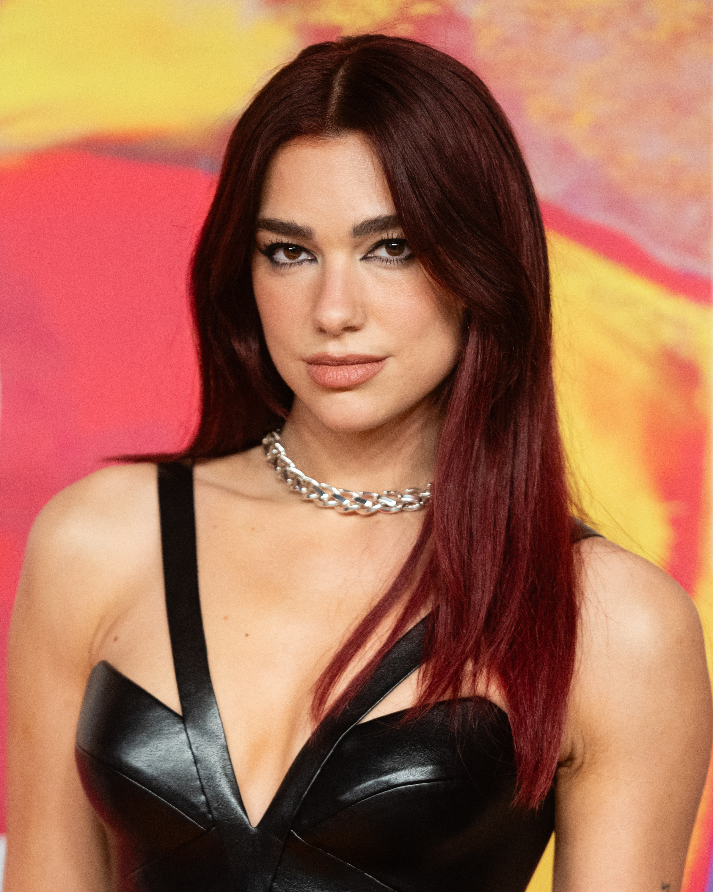 Dua Lipa en los BRIT Awards 2024 en The O2 Arena el 2 de marzo en Londres, Inglaterra. | Fuente: Getty Images