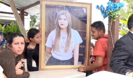 Familiares despiden a Josselin | Fuente: Facebook/dtvinforma