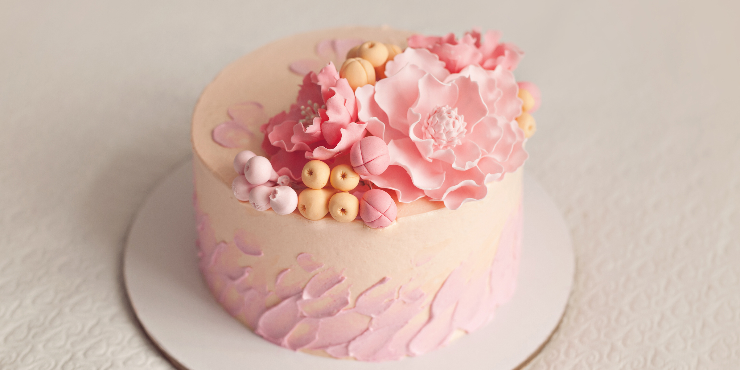 Una tarta de cumpleaños | Fuente: Shutterstock