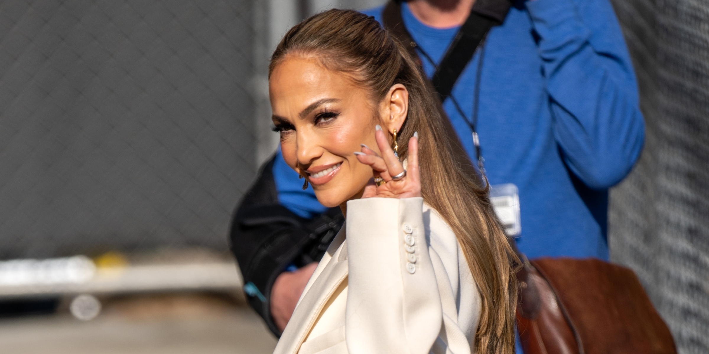 Jennifer Lopez en el set de "Jimmy Kimmel Live" el 20 de mayo de 2024 en Los Ángeles, California. | Fuente: Getty Images