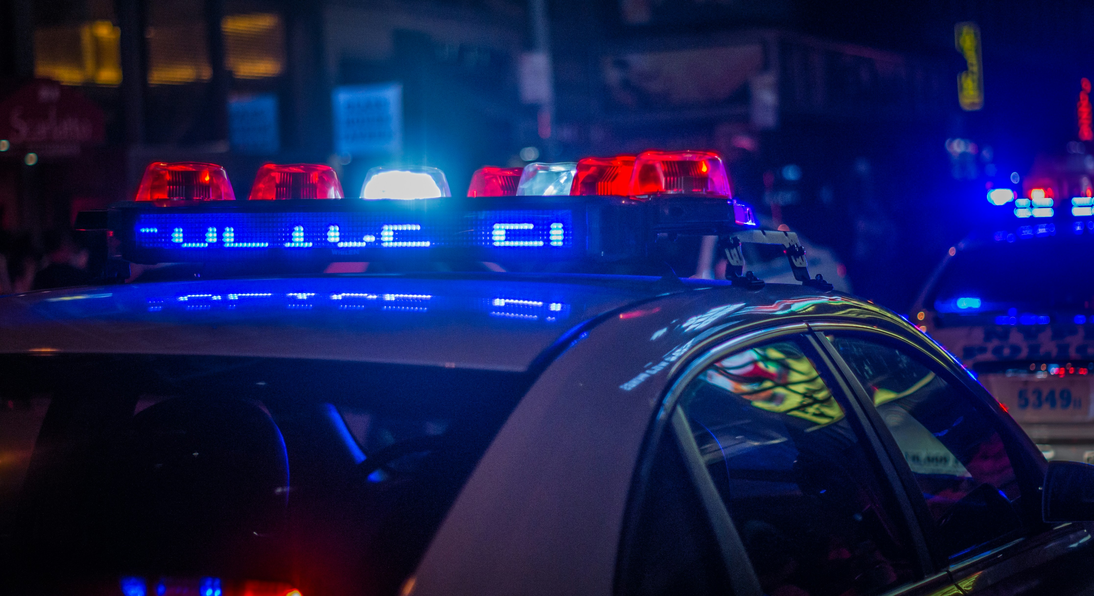 Las luces de un automóvil de Policía | Fuente: Unsplash