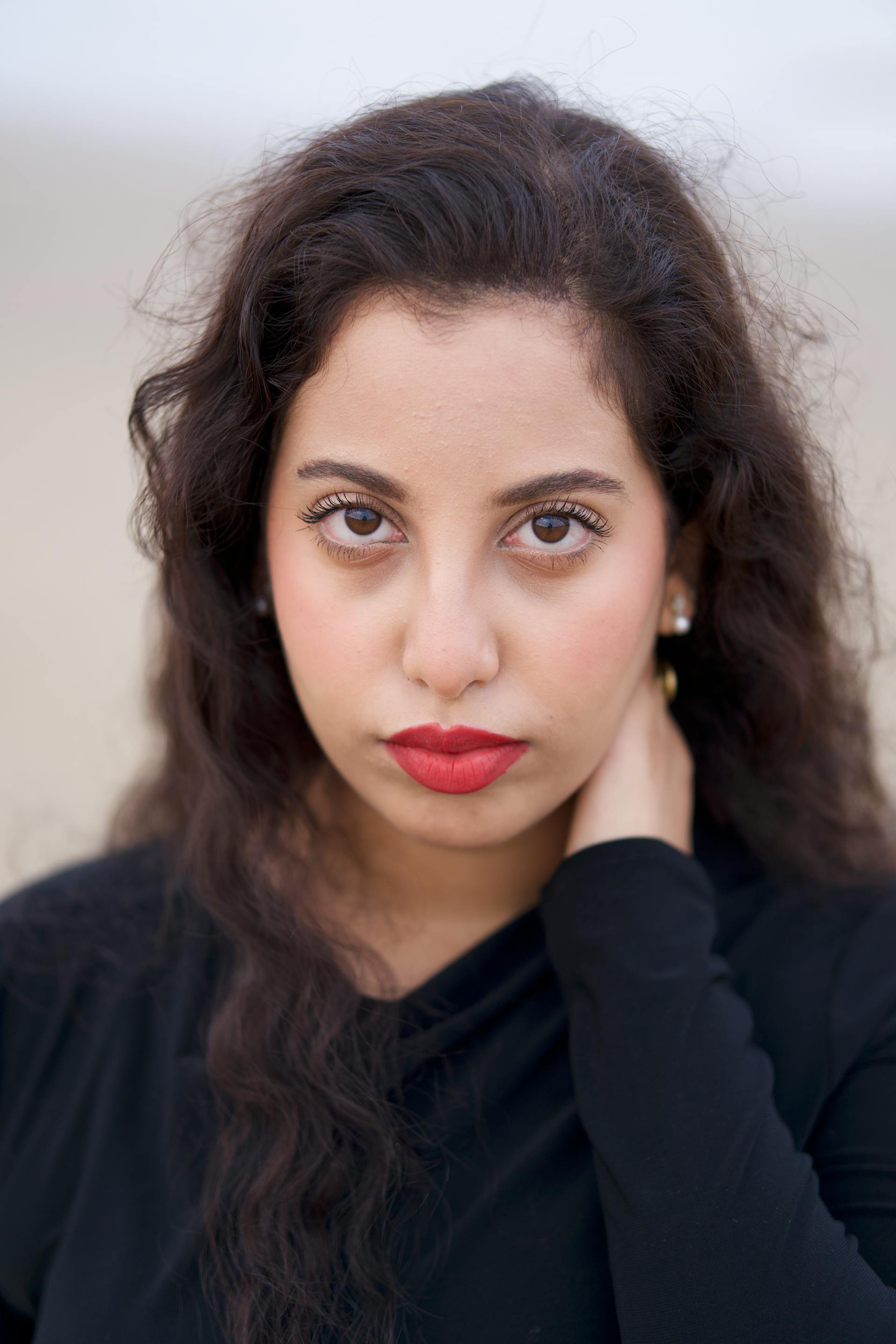 Una mujer reflexiva | Fuente: Pexels