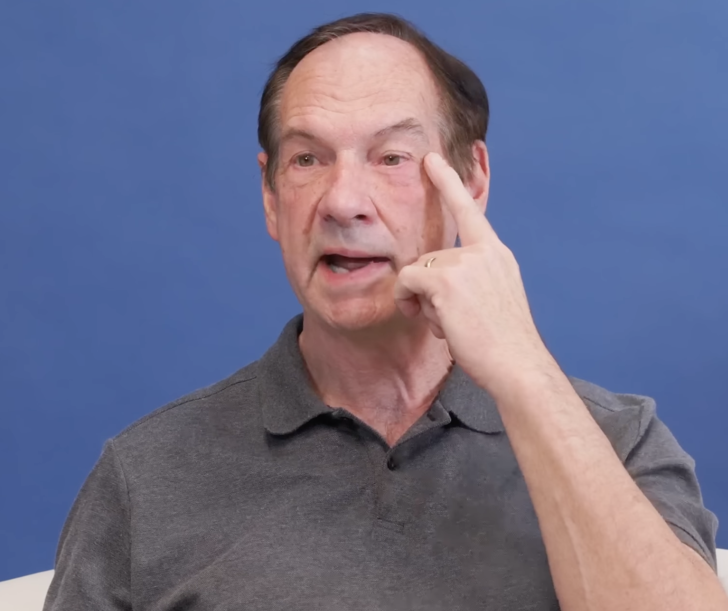 Un Barry Wolf satisfecho tras la operación, fechada el 16 de enero de 2025 | Fuente: YouTube/@Dr.Truesdale