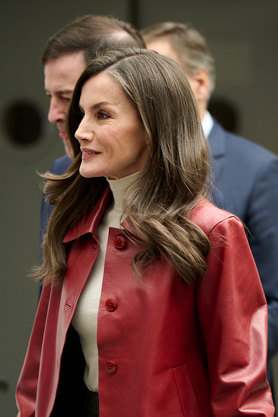 La reina Letizia de España asiste a la ceremonia de los Premios Nacionales de Discapacidad en el CRE Alzheimer del Imserso el 3 de diciembre de 2025 en Salamanca, España | Fuente: Getty Images