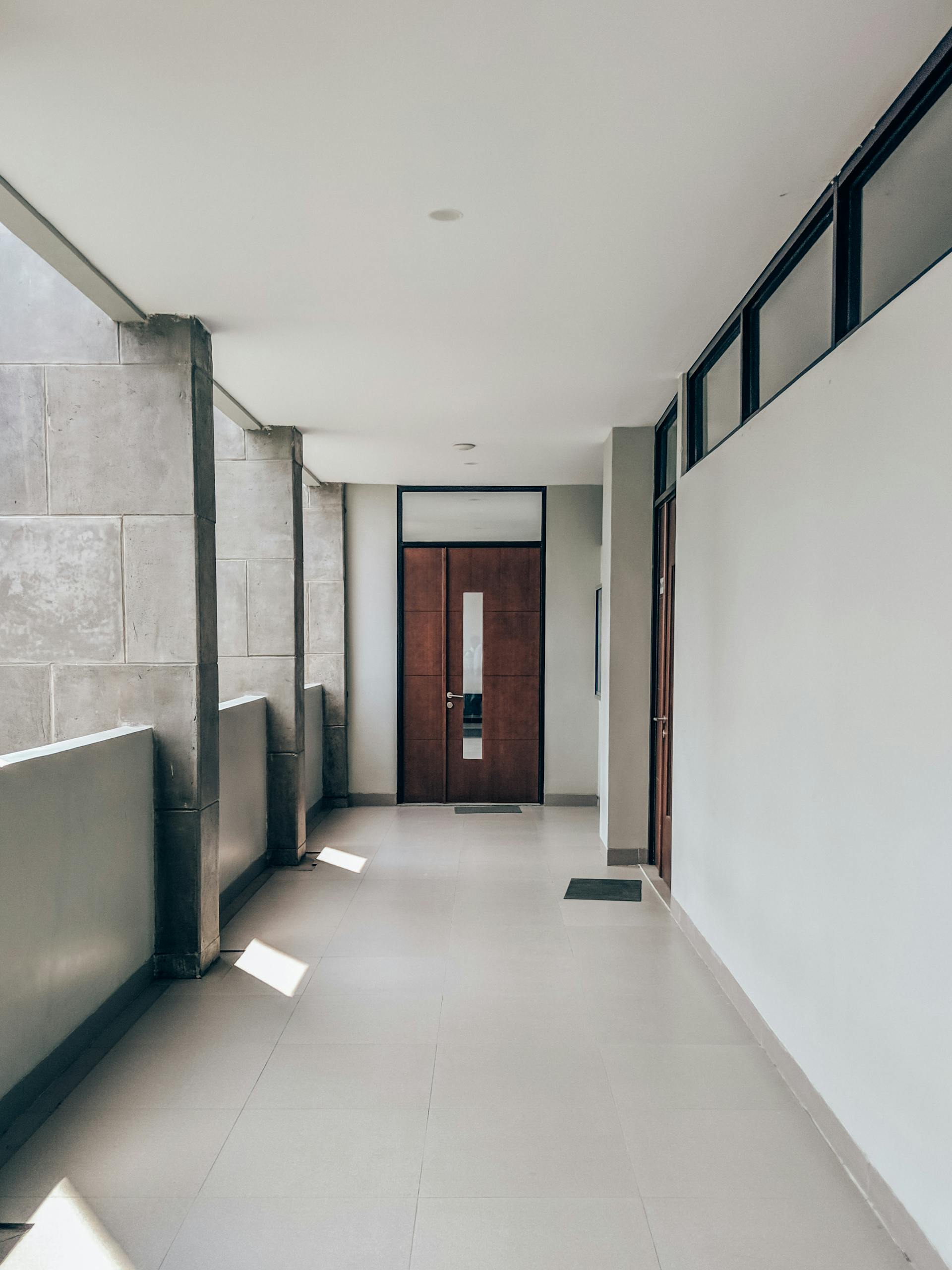 Pasillo de un apartamento | Fuente: Pexels