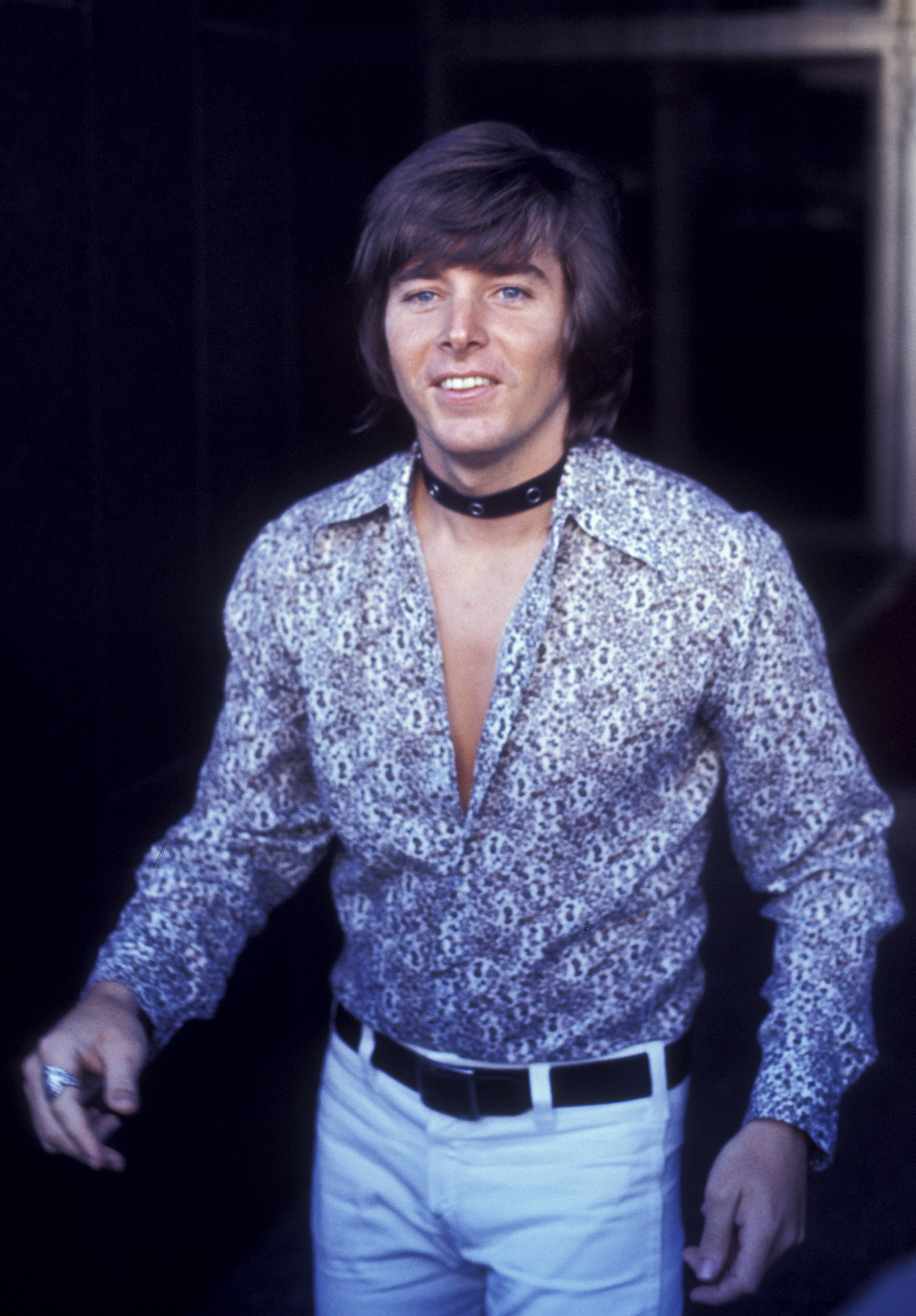 Bobby Sherman en los ensayos de la Gala del 50.º Aniversario del Fondo de Ayuda para Cine y Televisión el 13 de junio de 1971, en Los Ángeles, California. | Fuente: Getty Images