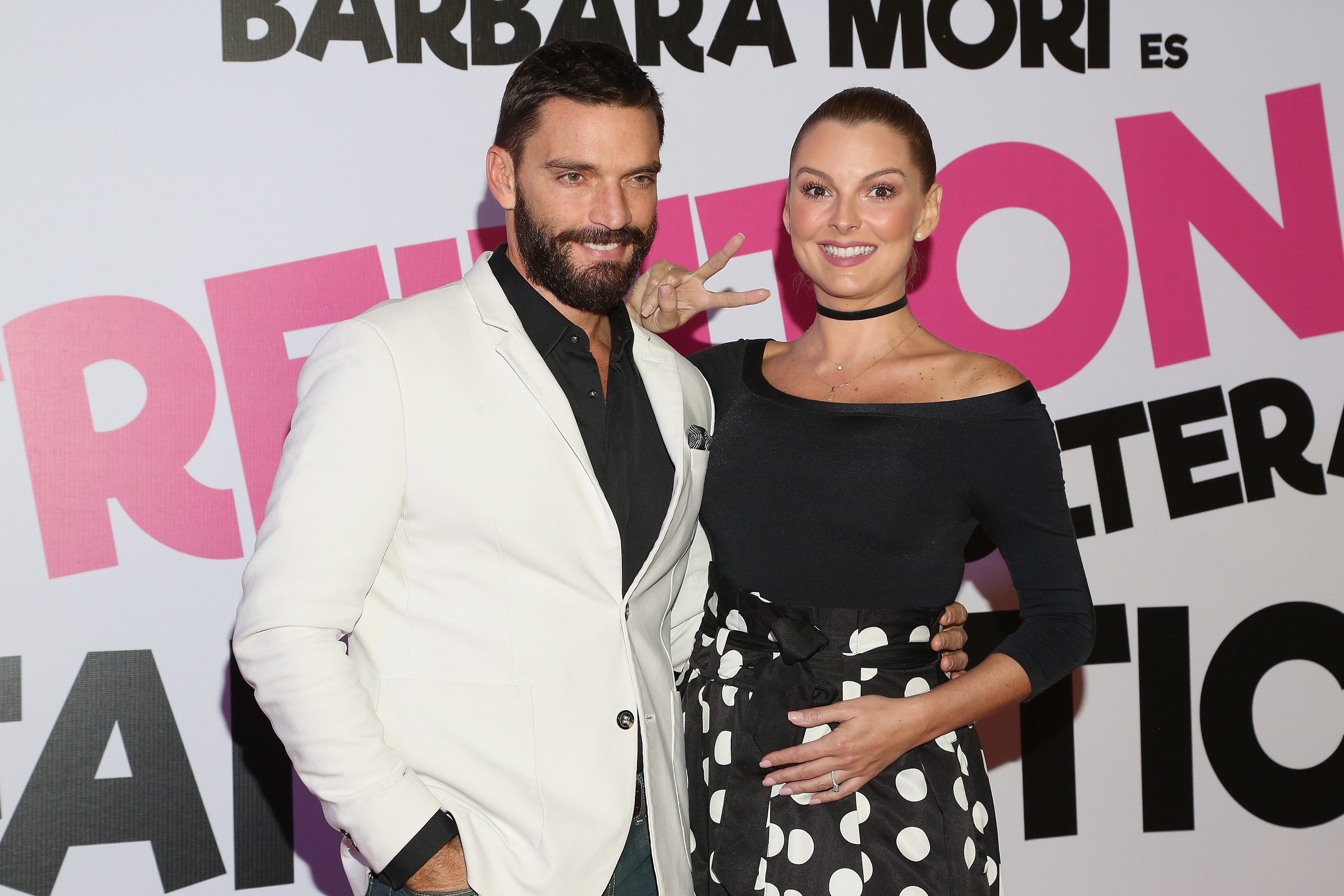 Julian Gil y Marjorie de Sousa asisten al estreno de "Treintona soltera y Fantástica", en la Ciudad de México en Cinemex Antara Polanco el 4 de octubre de 2016 en la Ciudad de México, México. | Fuente: Getty Images.