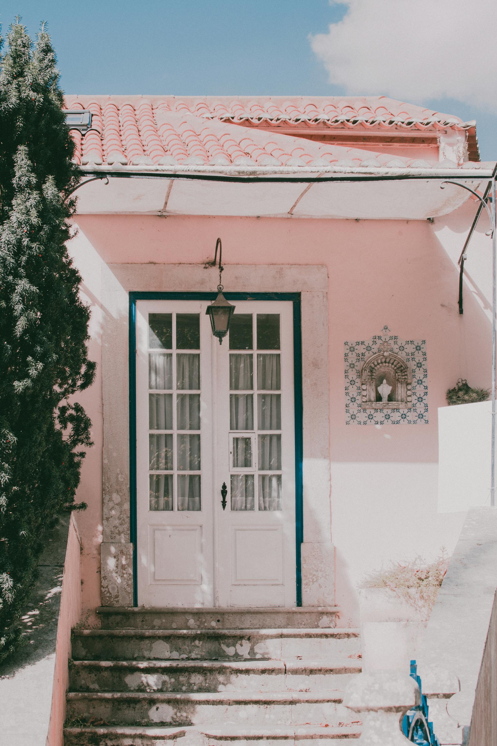 Una puerta de entrada | Fuente: Pexels