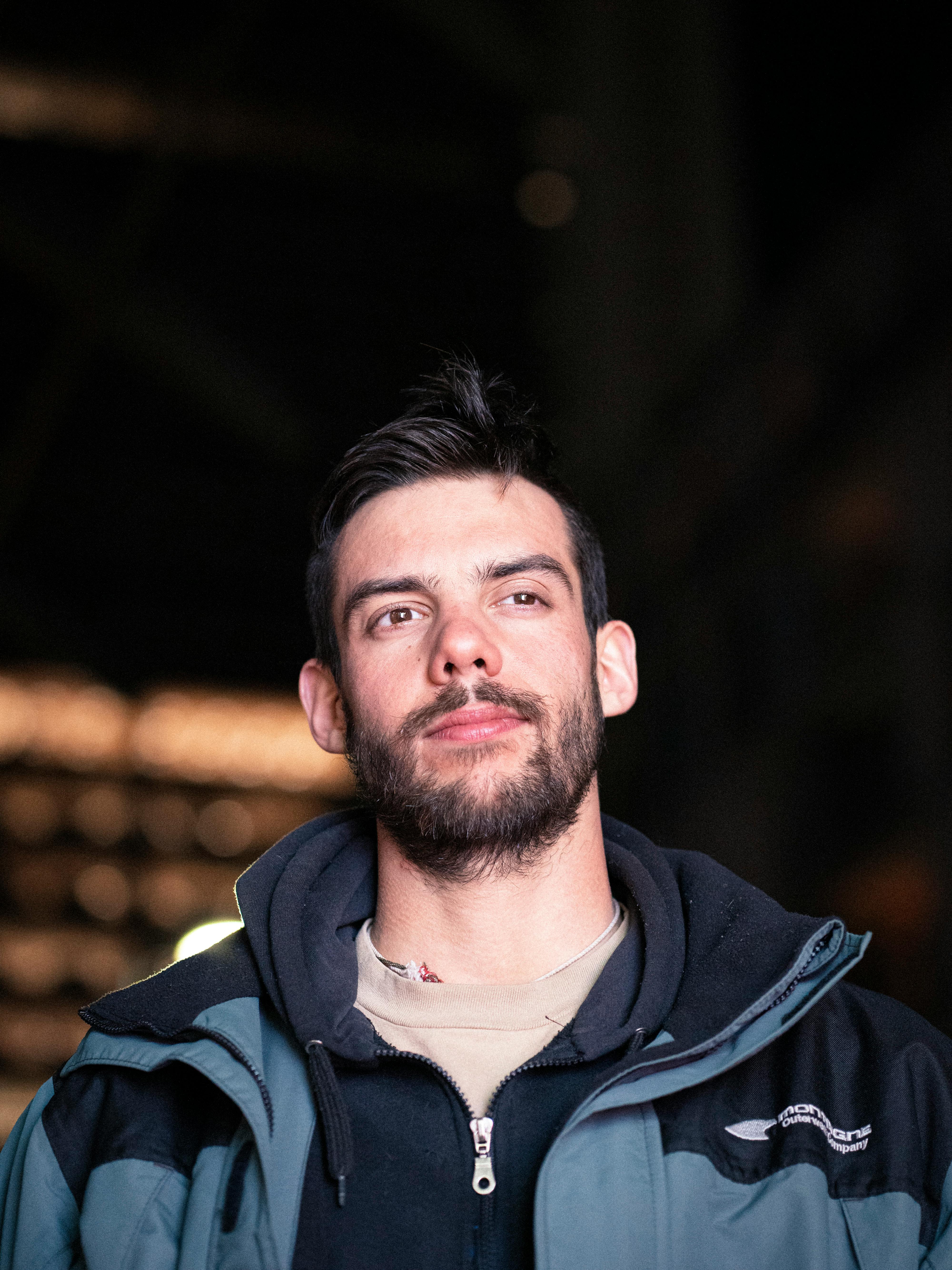 Un hombre emocional | Fuente: Pexels