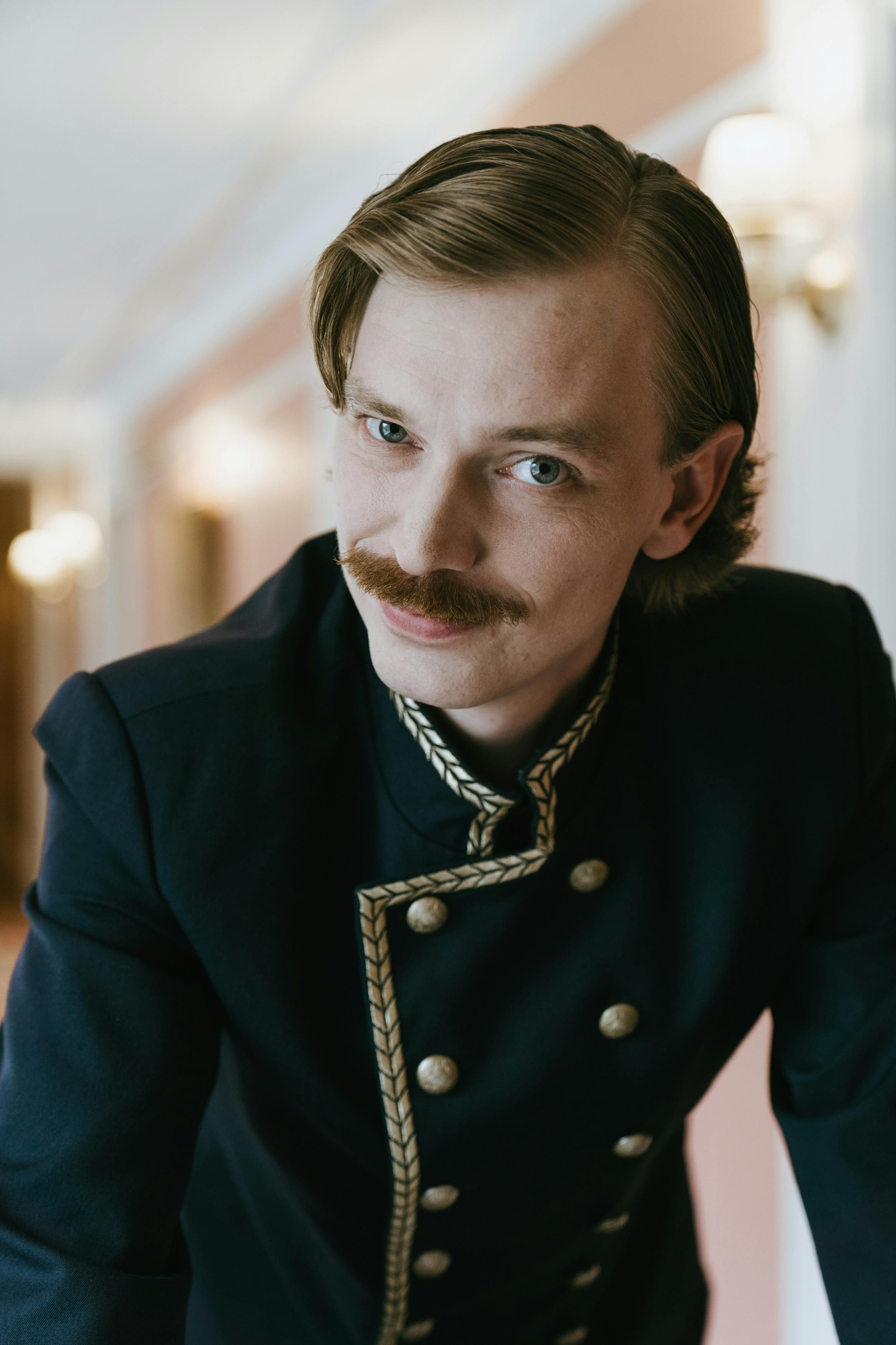 Un empleado de hotel engreído | Fuente: Pexels