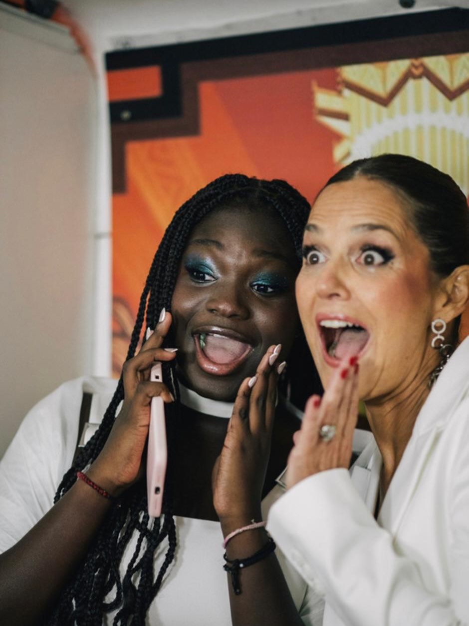 Andrea Pietra posa con su hija Any. | Fuente: Instagram/andreapietranera