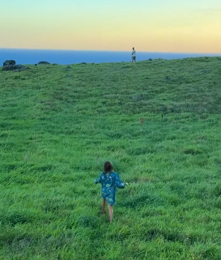 Mauricio Ochmann y su hija Kailani en Hawái | Fuente: Instagram/aislinnderbez