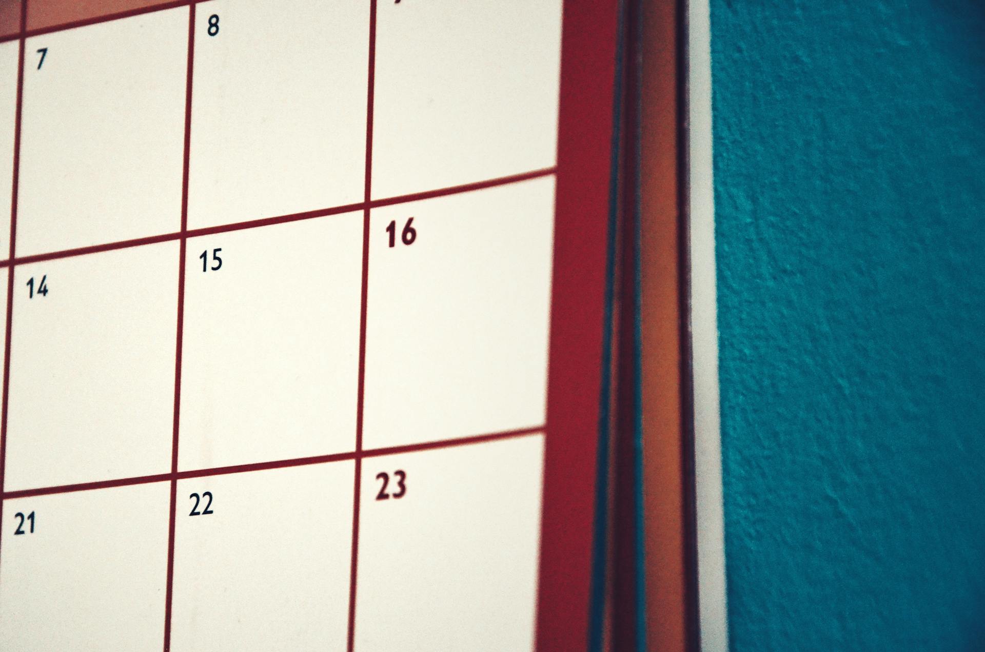Primer plano de un calendario | Fuente: Pexels