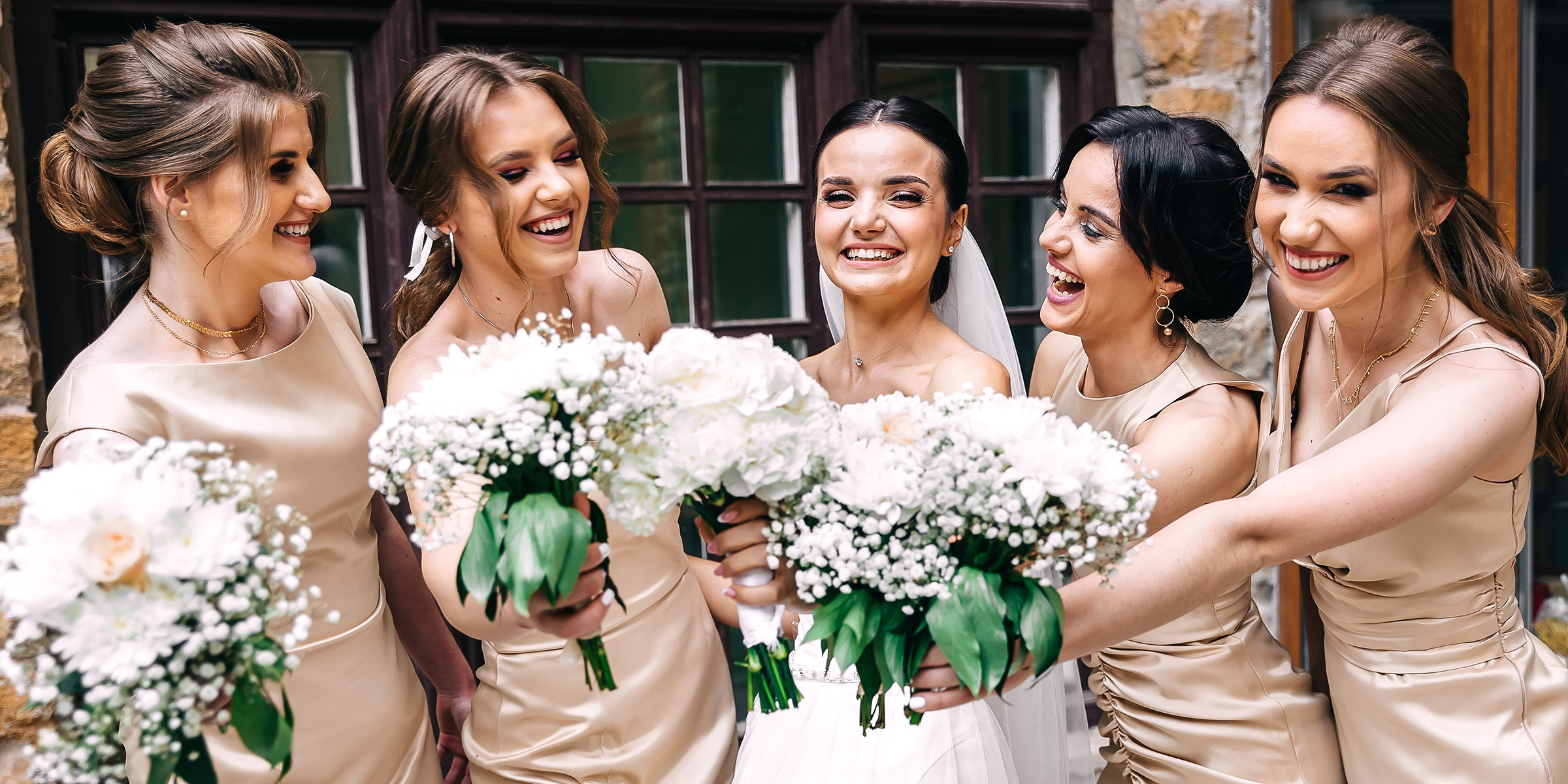 Una novia con sus damas de honor | Fuente: Shutterstock