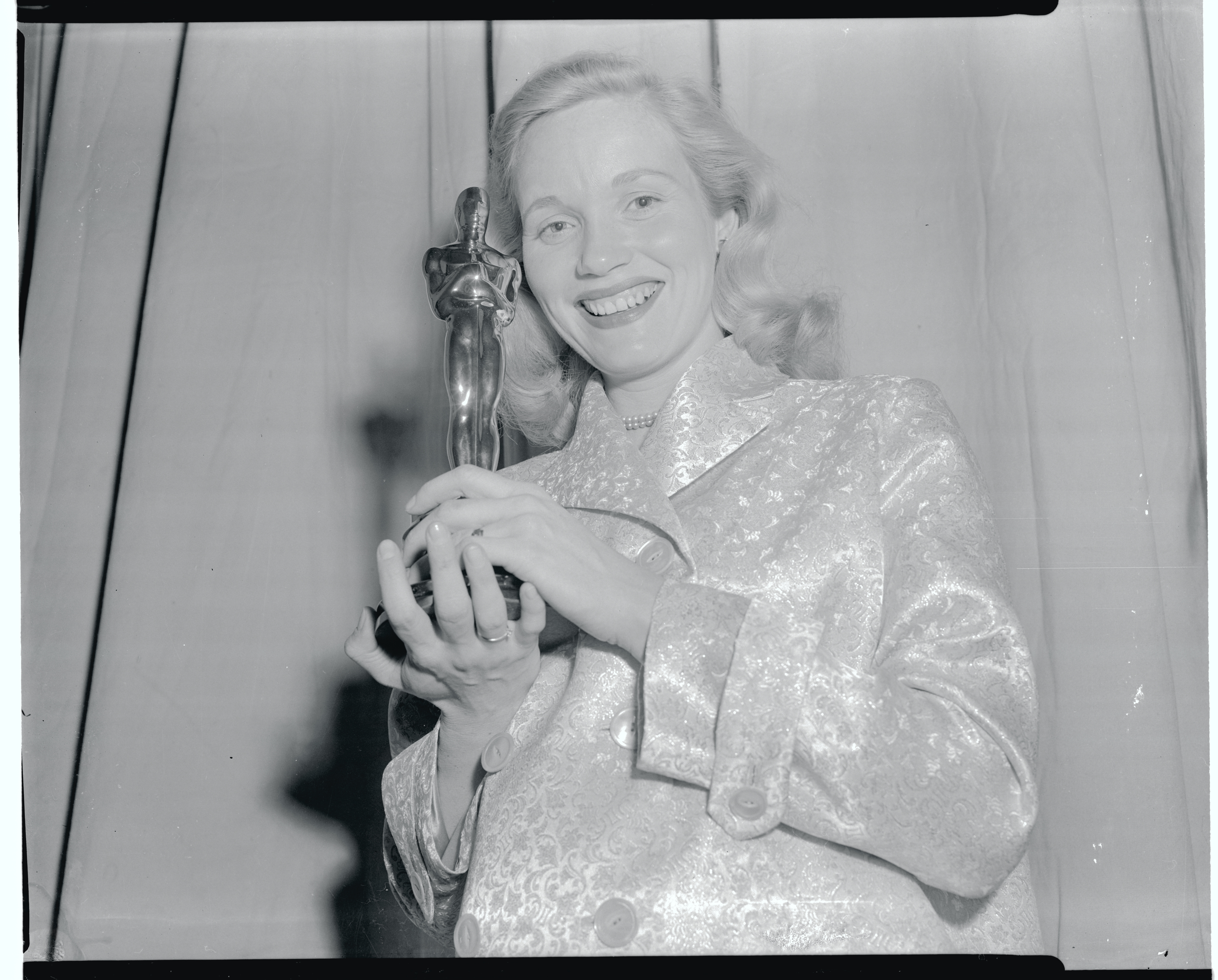 La actriz en los Premios de la Academia el 30 de marzo de 1955, en Nueva York. | Fuente: Getty Images