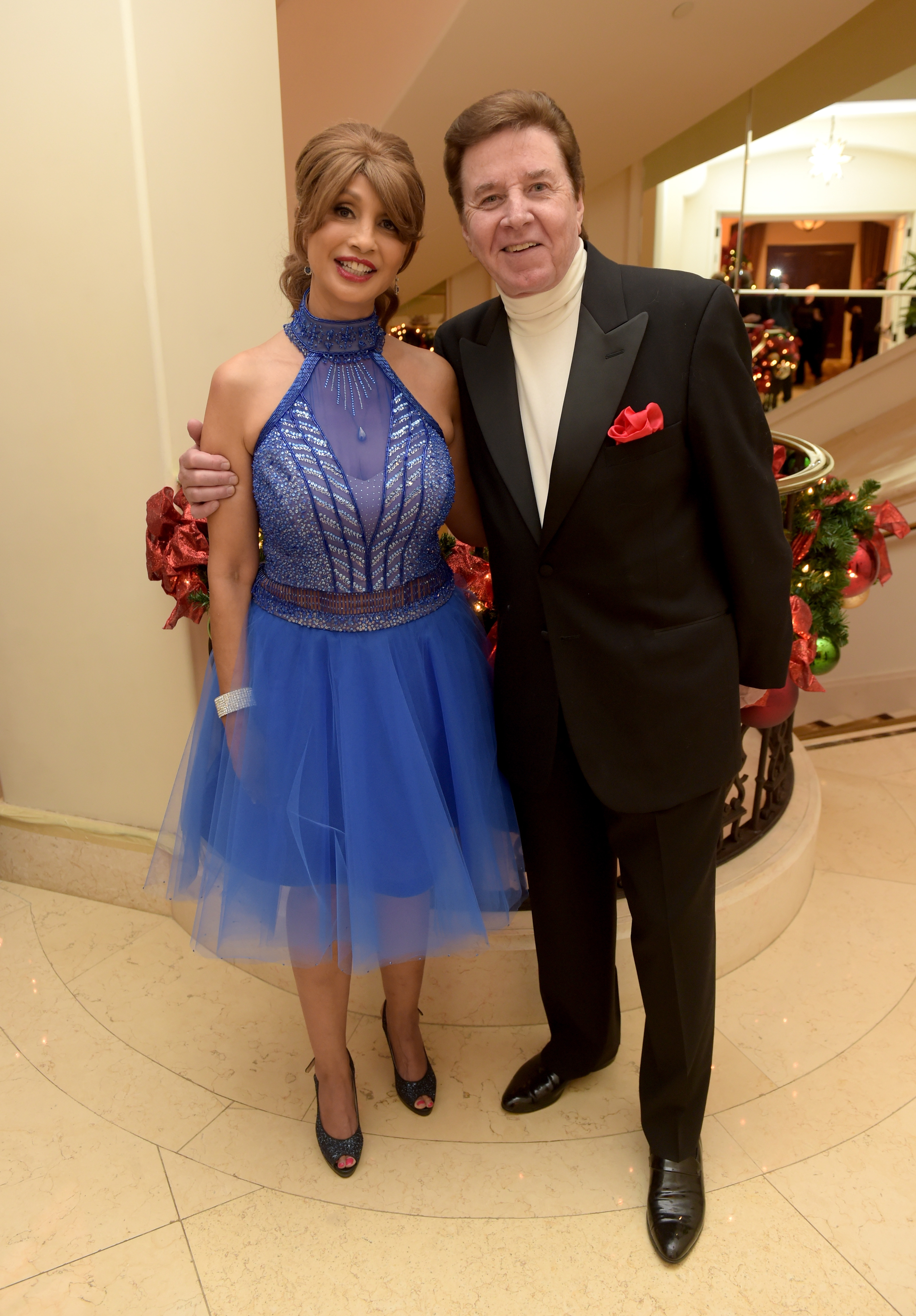 Brigitte Poublon y Bobby Sherman en la 6ª Gala y Recaudación de Fondos Navideña Anual de la Fundación Infantil Brigitte y Bobby Sherman en Beverly Hills, California, el 19 de diciembre de 2015. | Fuente: Getty Images