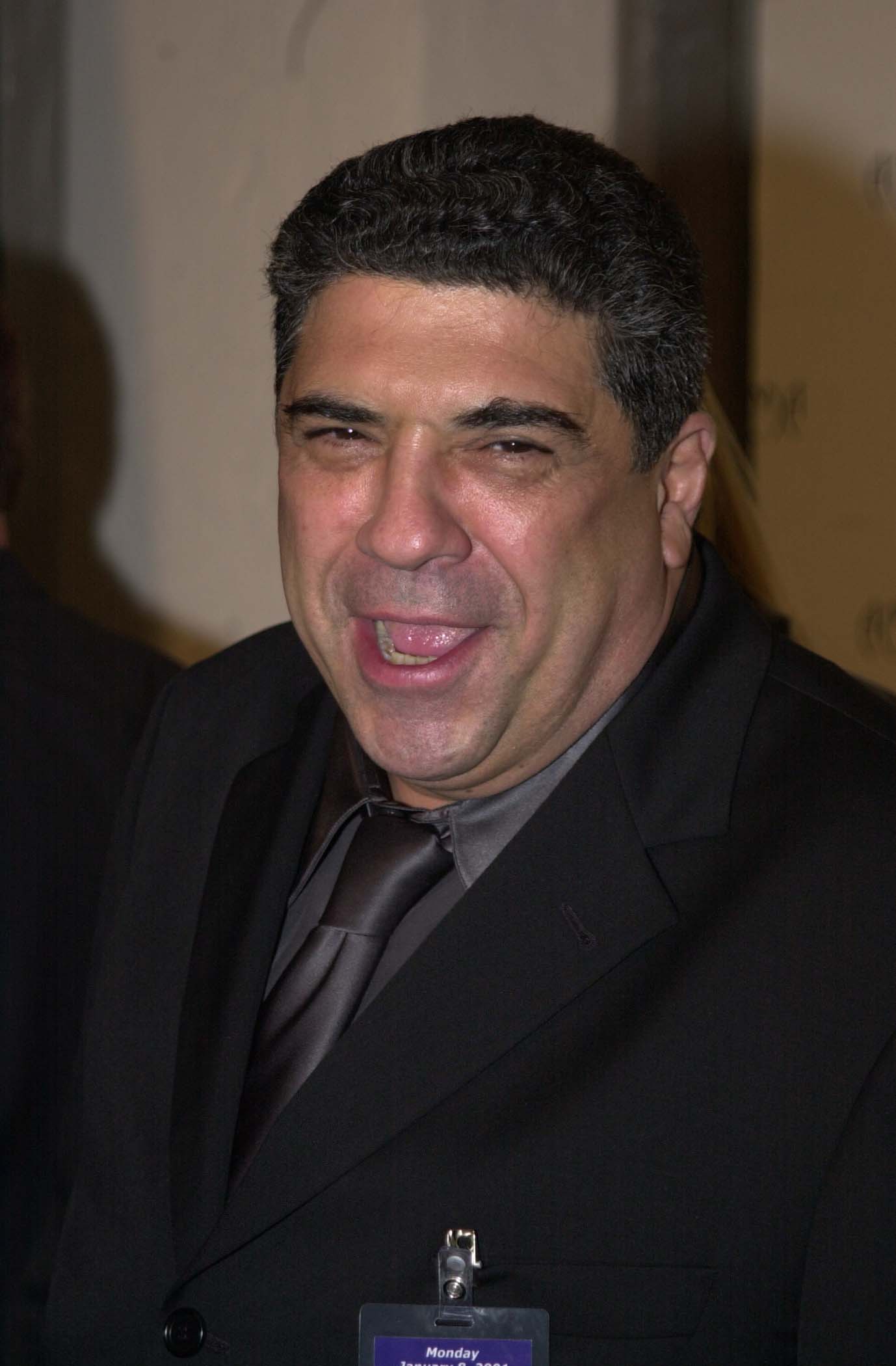 Vincent Pastore no tuvo su gran oportunidad hasta bastante más tarde. En esta foto, aparece asistiendo a los American Music Awards el 8 de enero de 2001, en Los Ángeles, California. | Fuente: Getty Images