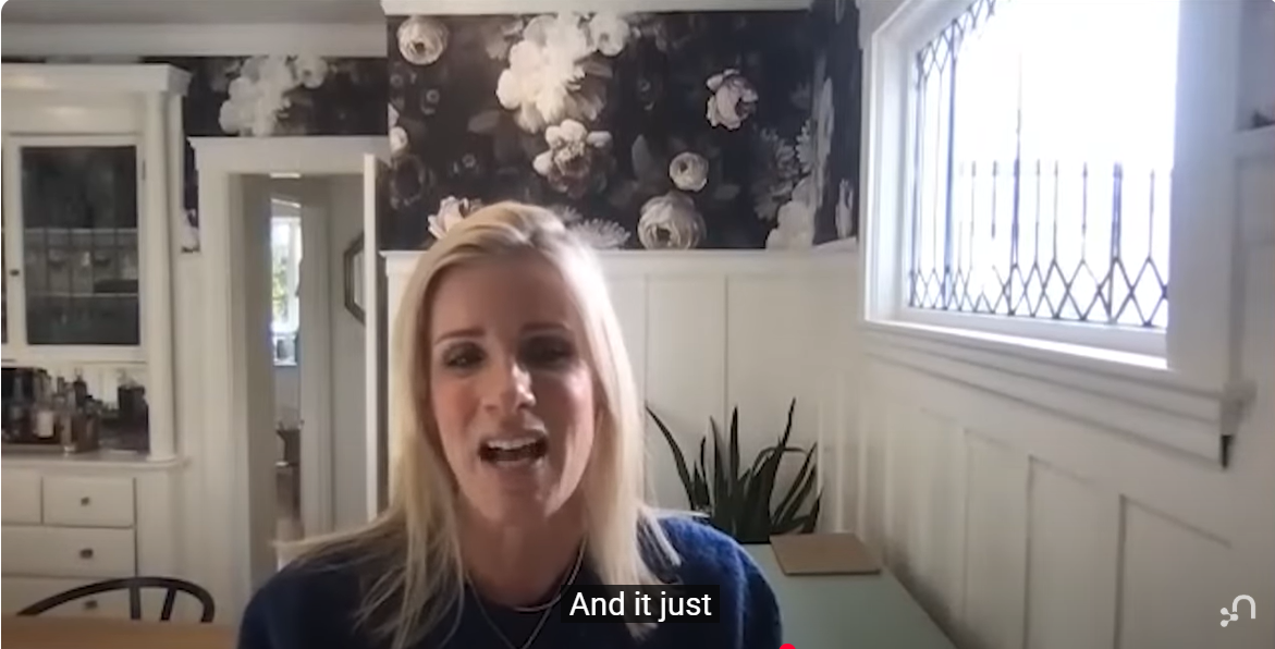 Kristin Cabot en una entrevista con Neo4j, de un post de YouTube del 30 de marzo de 2021 | Fuente: YouTube/Neo4j